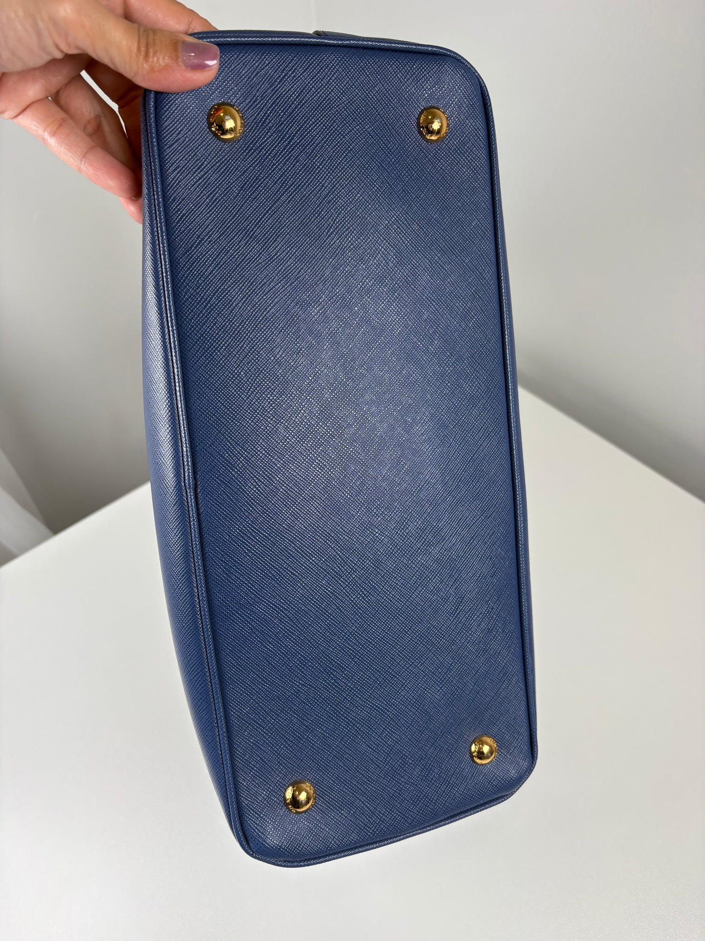 Pre-Owned PRADA Galleria Handbag, Blue, Medium