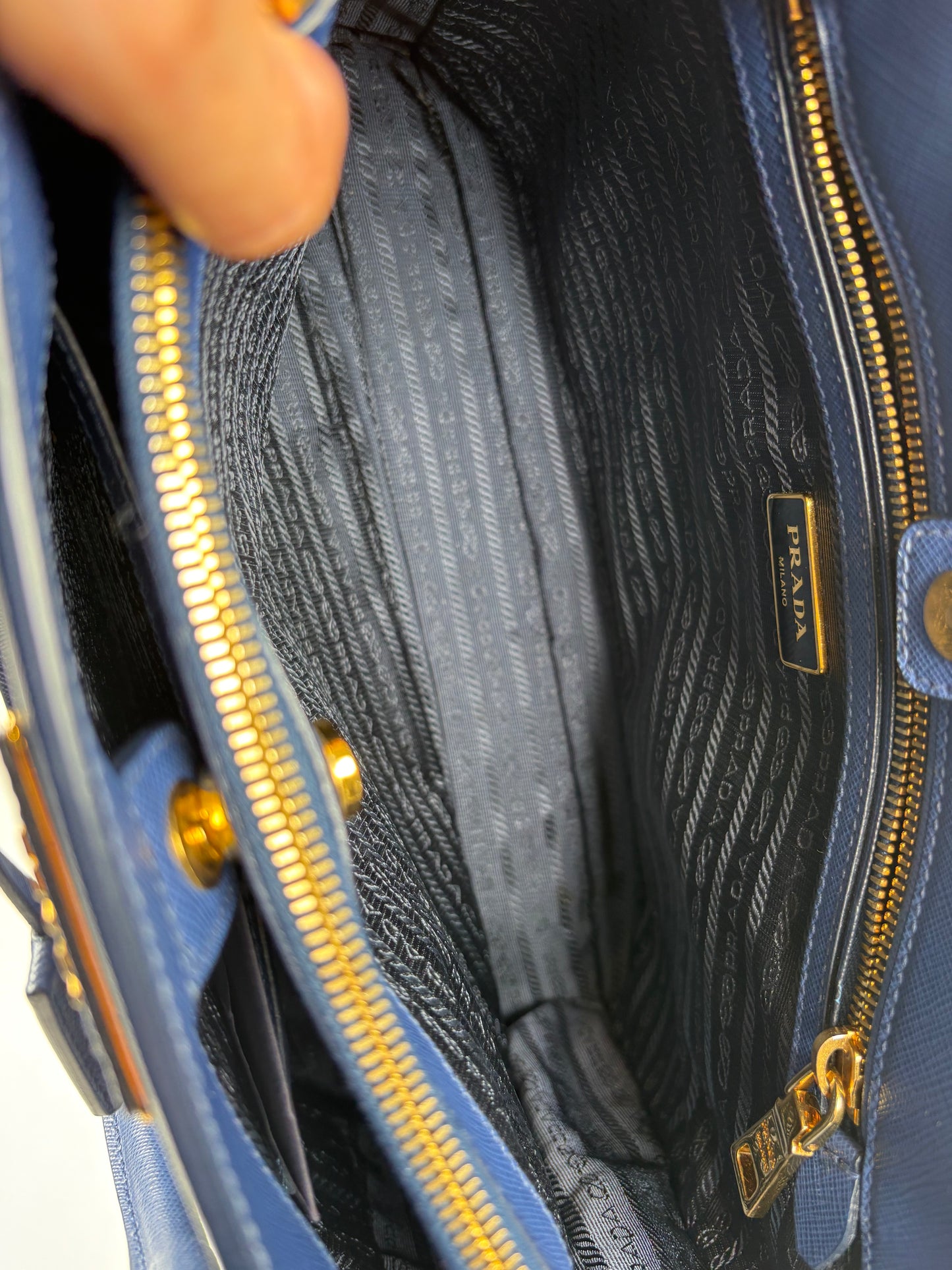 Pre-Owned PRADA Galleria Handbag, Blue, Medium