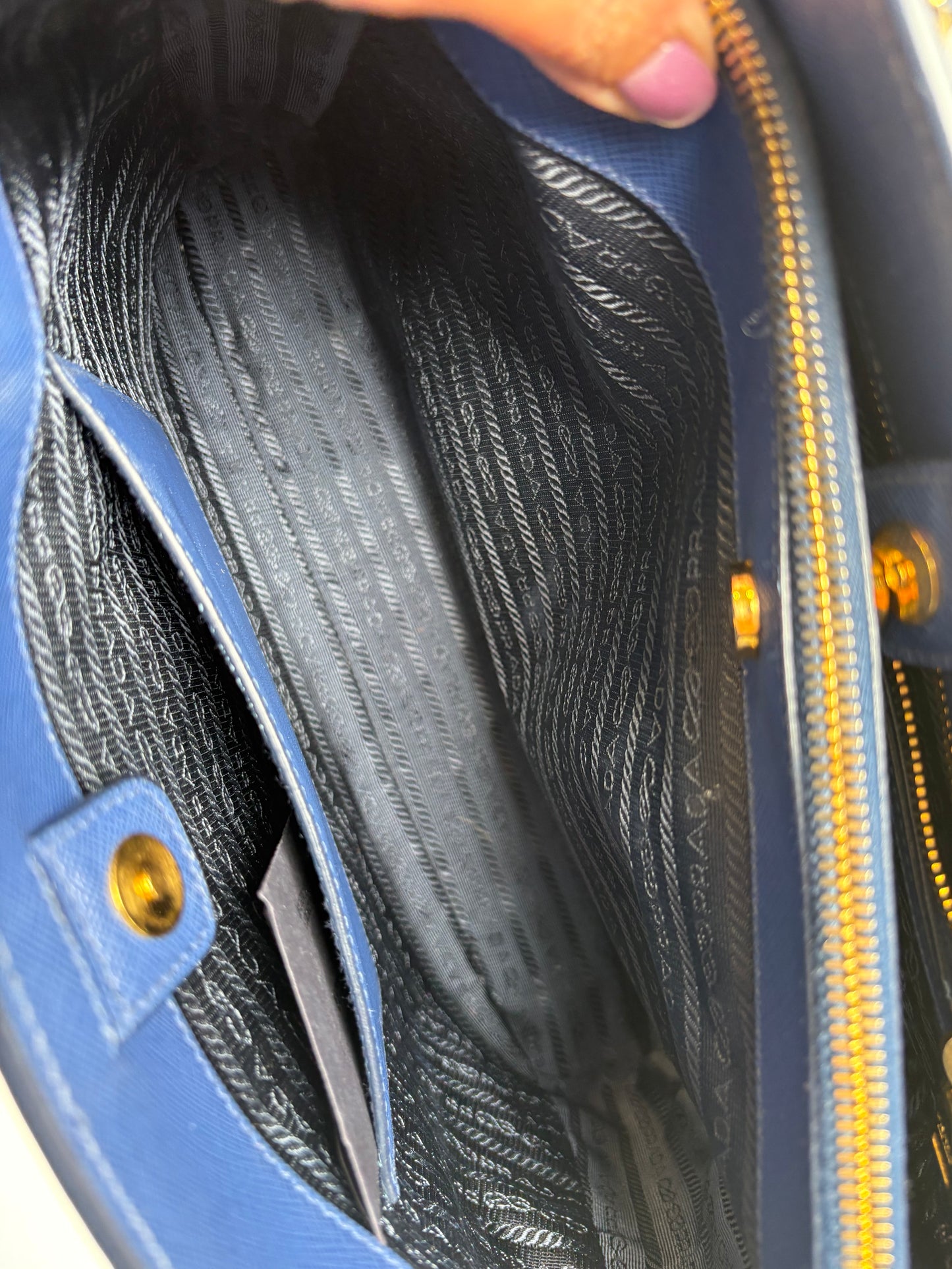Pre-Owned PRADA Galleria Handbag, Blue, Medium