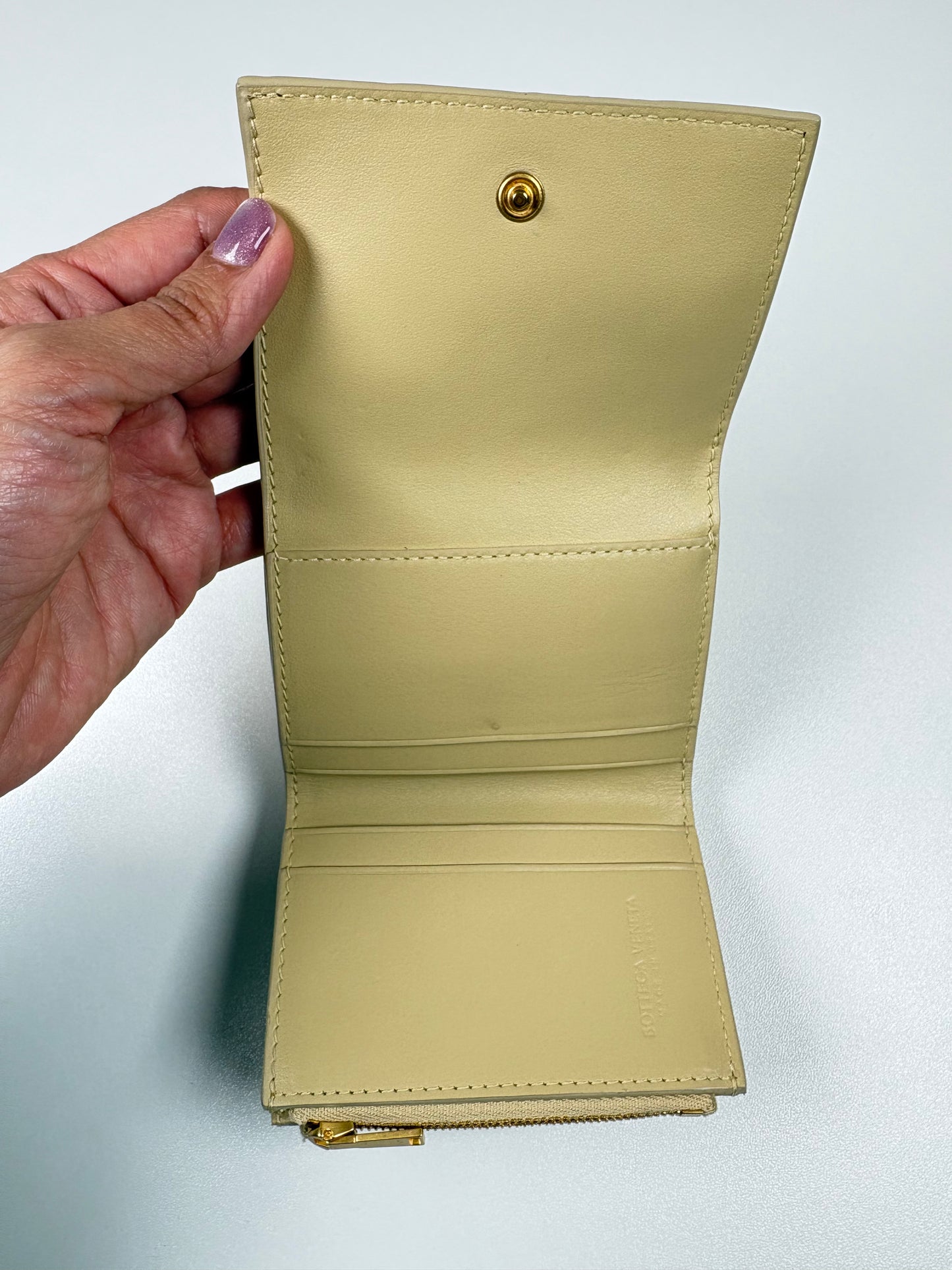 Pre-Owned BOTTEGA VENETA Trifold Wallet, Beige