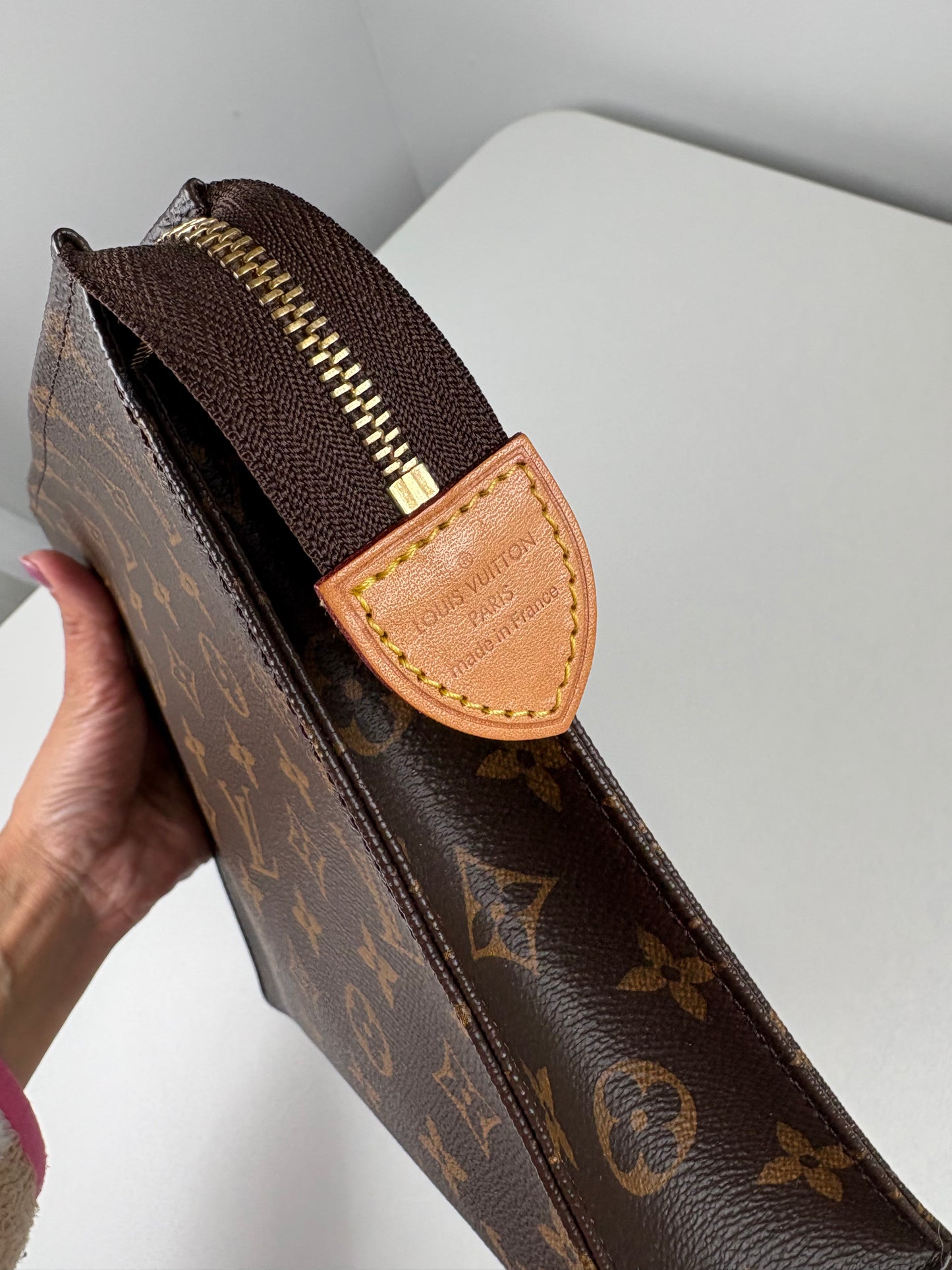 Pre-Owned LOUIS VUITTON Toiletry Clutch, Monogram, 26
