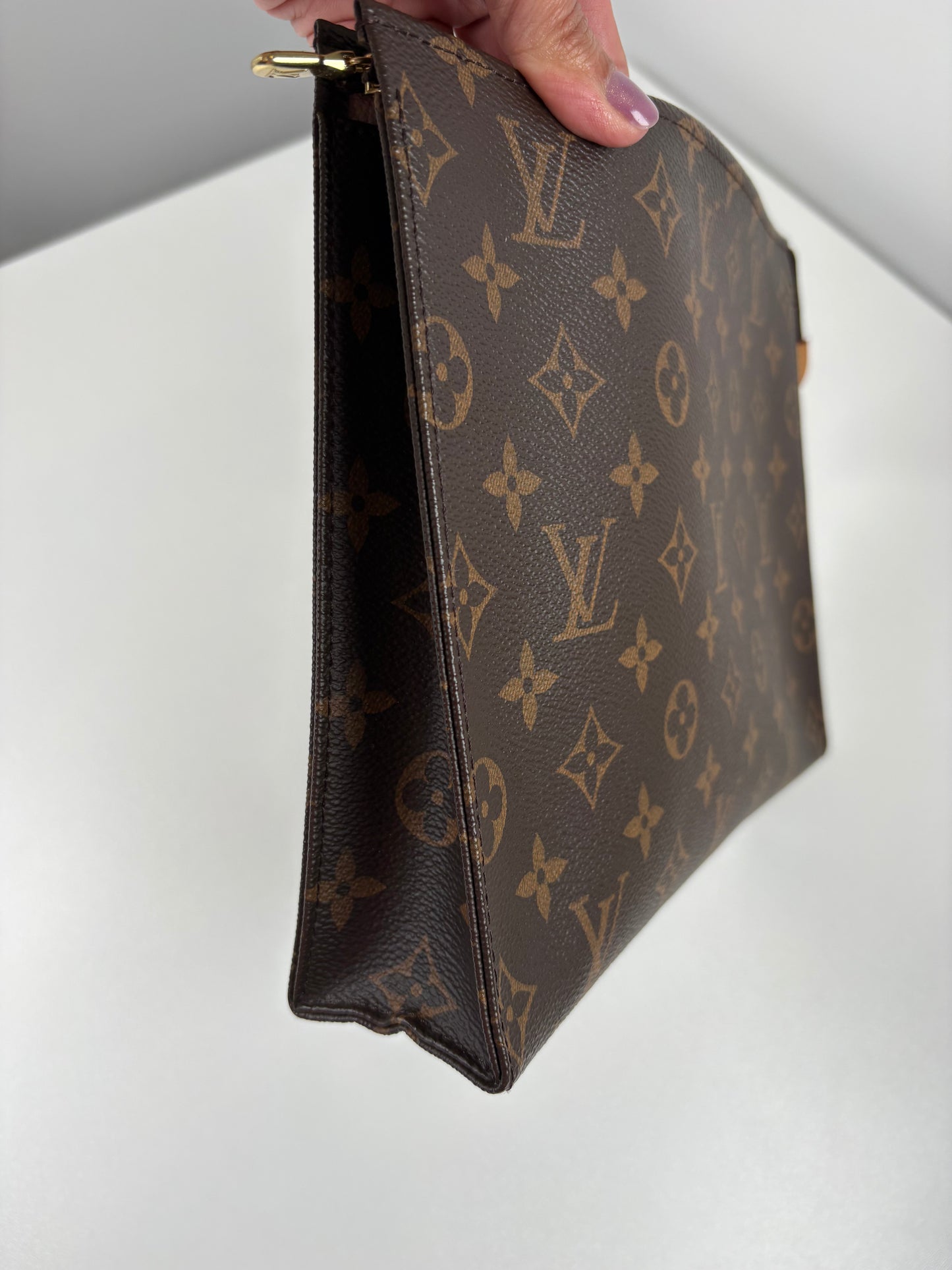 Pre-Owned LOUIS VUITTON Toiletry Clutch, Monogram, 26