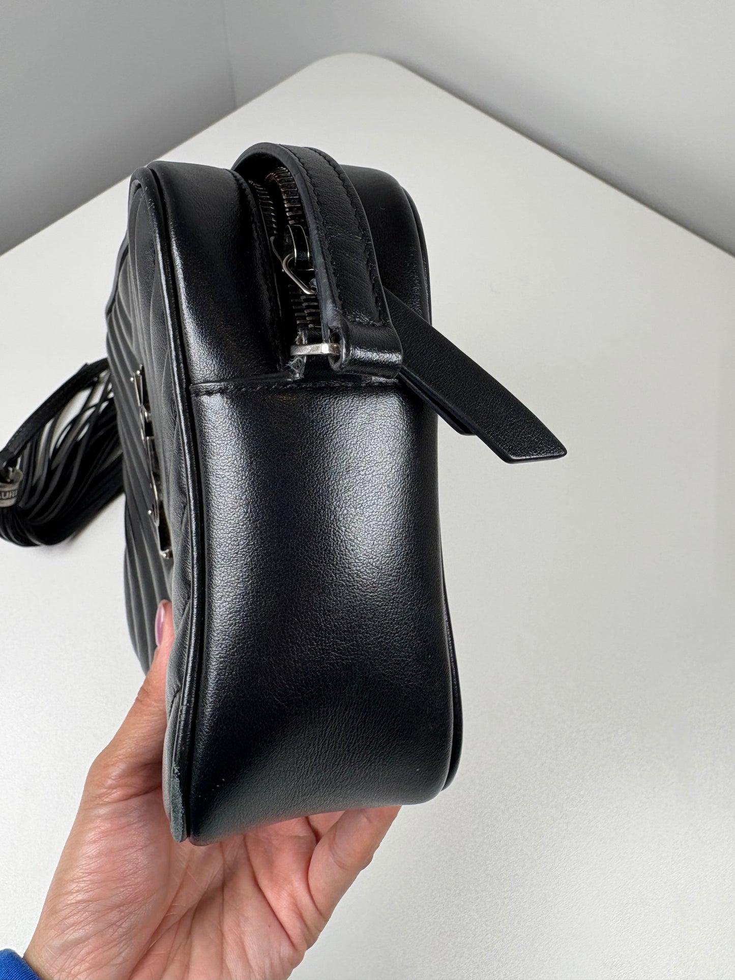 Pre-Owned SAINT LAURENT Lou Camera Handbag, Black