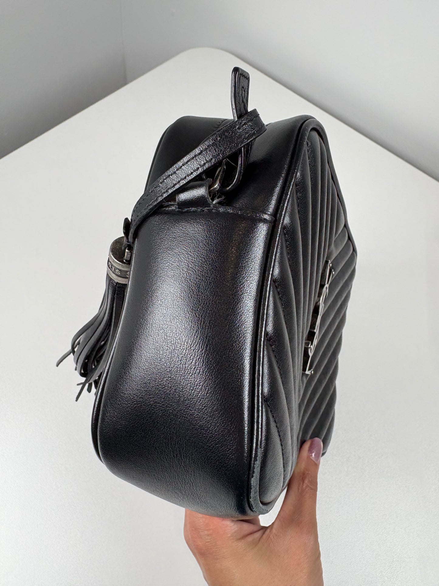 Pre-Owned SAINT LAURENT Lou Camera Handbag, Black