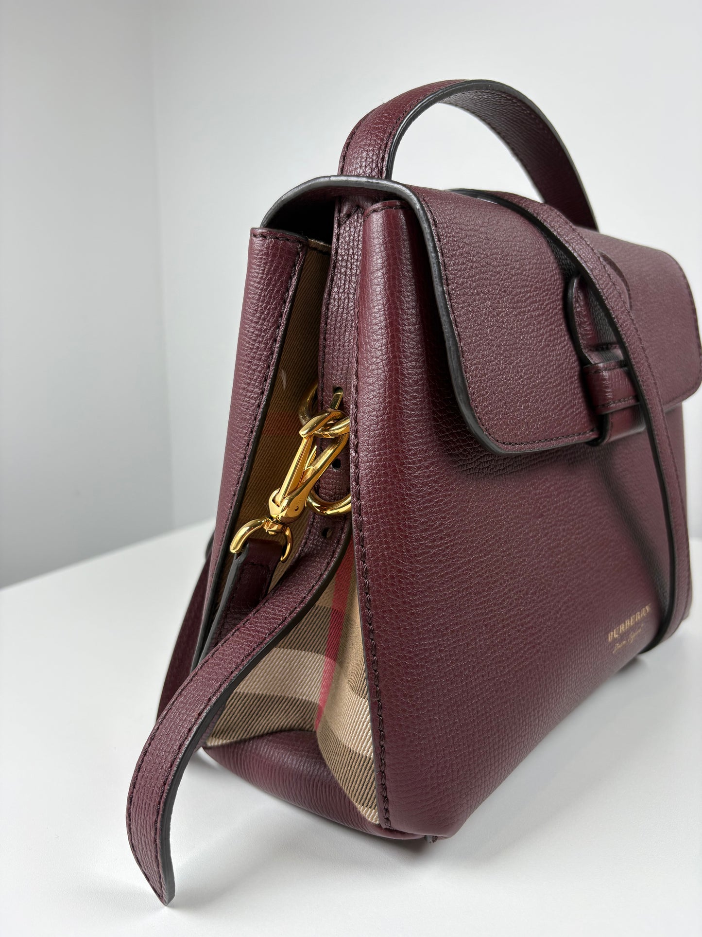 Pre-Owned BURBERRY Camberley Top Handle Handbag, Burgundy, Small