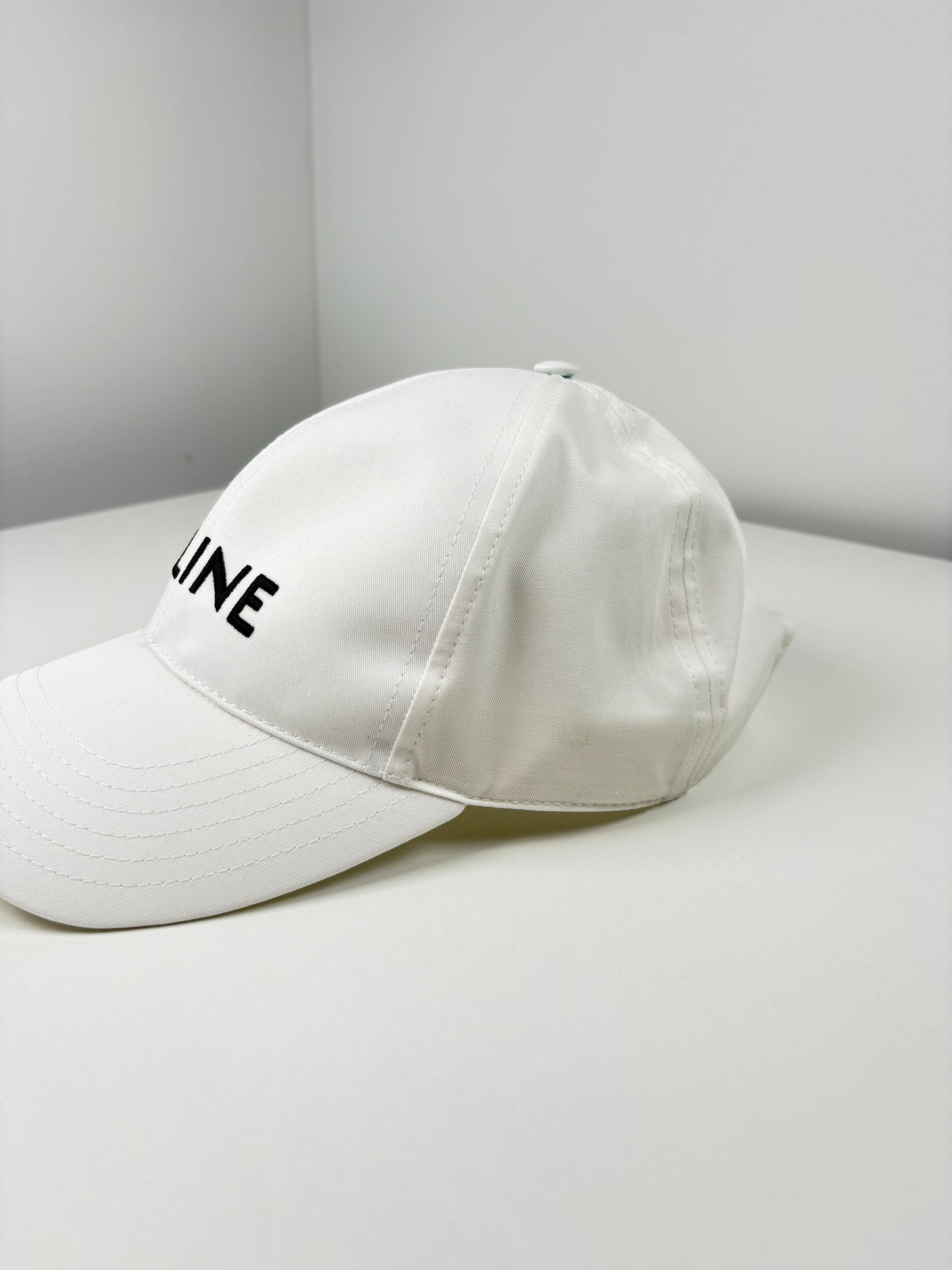 Pre-Owned CELINE Baseball Hat, White, M