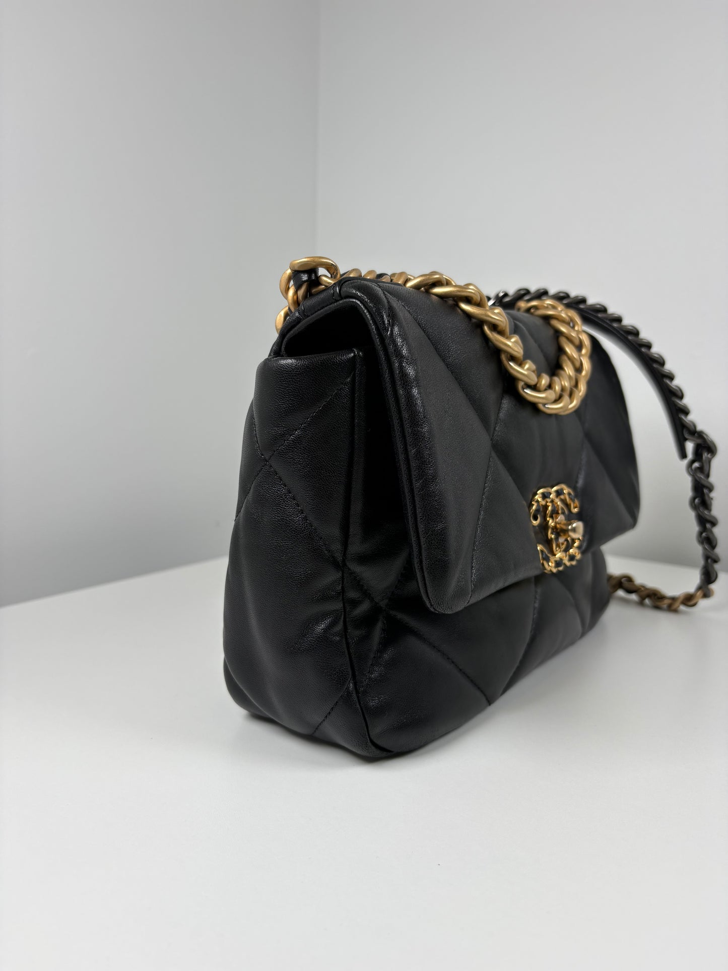 Pre-Owned CHANEL 19 Handbag, Black/GHW, Small