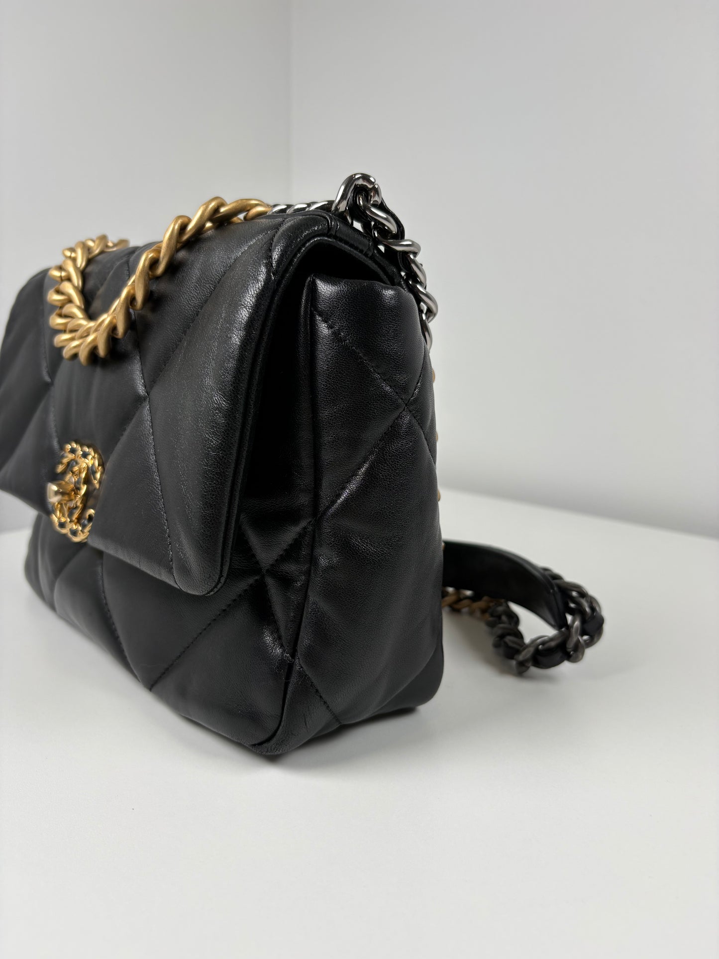 Pre-Owned CHANEL 19 Handbag, Black/GHW, Small