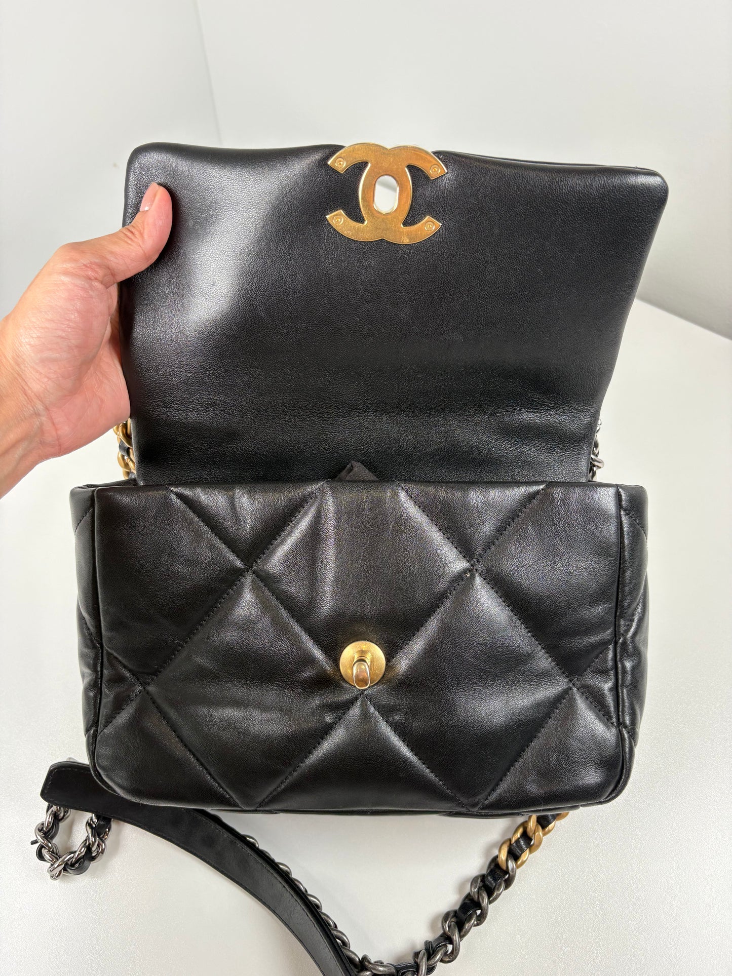 Pre-Owned CHANEL 19 Handbag, Black/GHW, Small