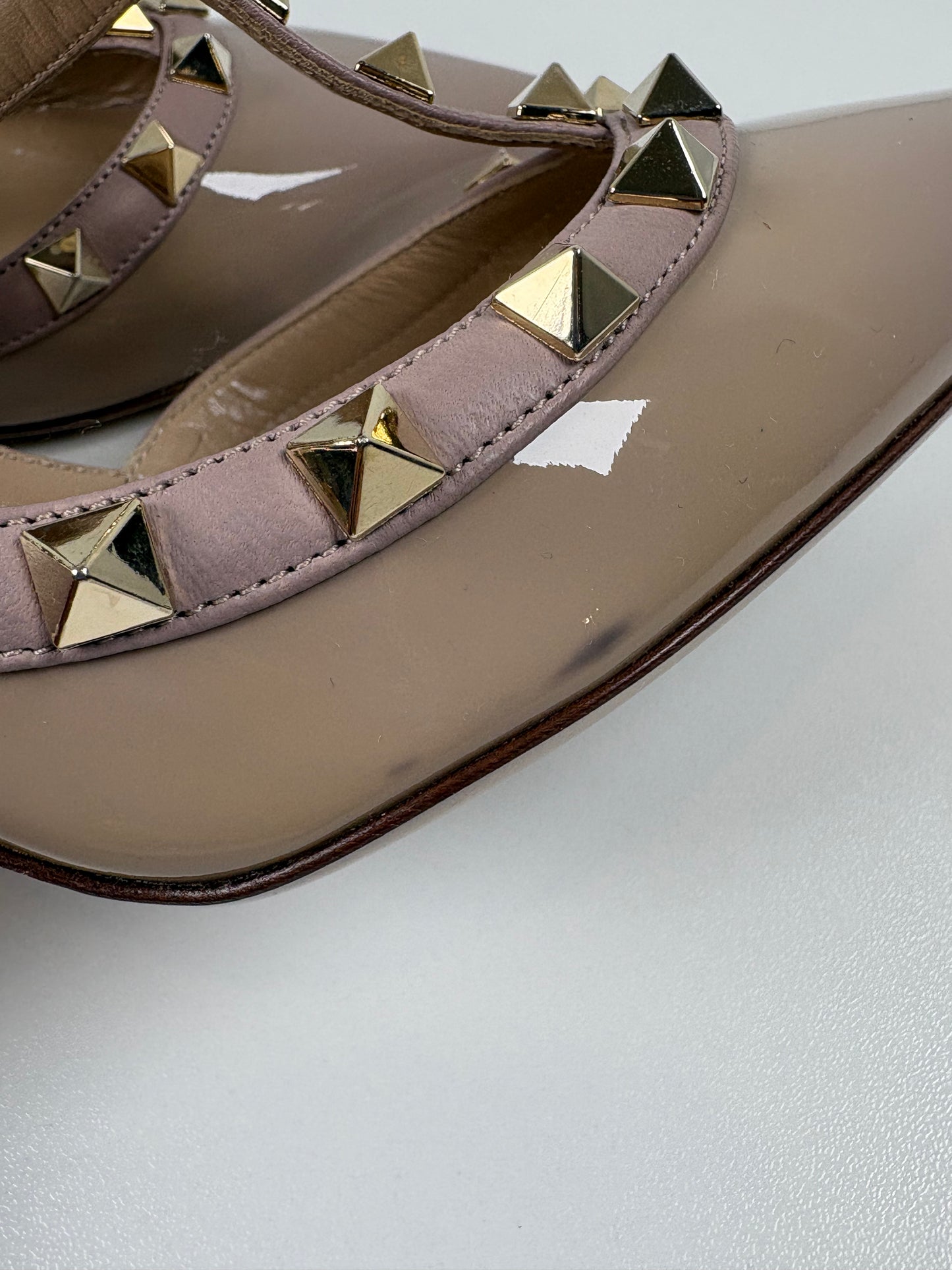 Pre-Owned VALENTINO Rockstud Patent Pumps, Nude, 37.5