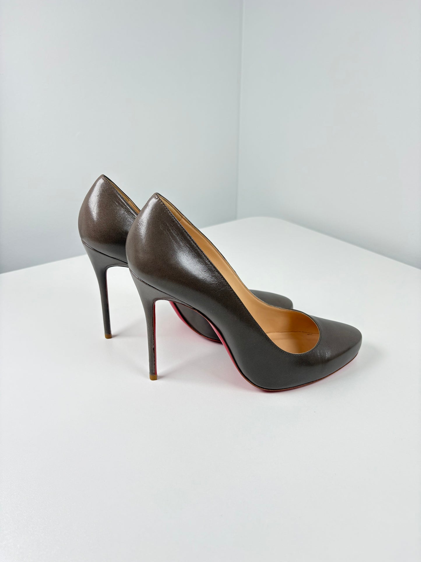 Pre-Owned CHRISTIAN LOUBOUTIN Round Toe Pumps, Taupe