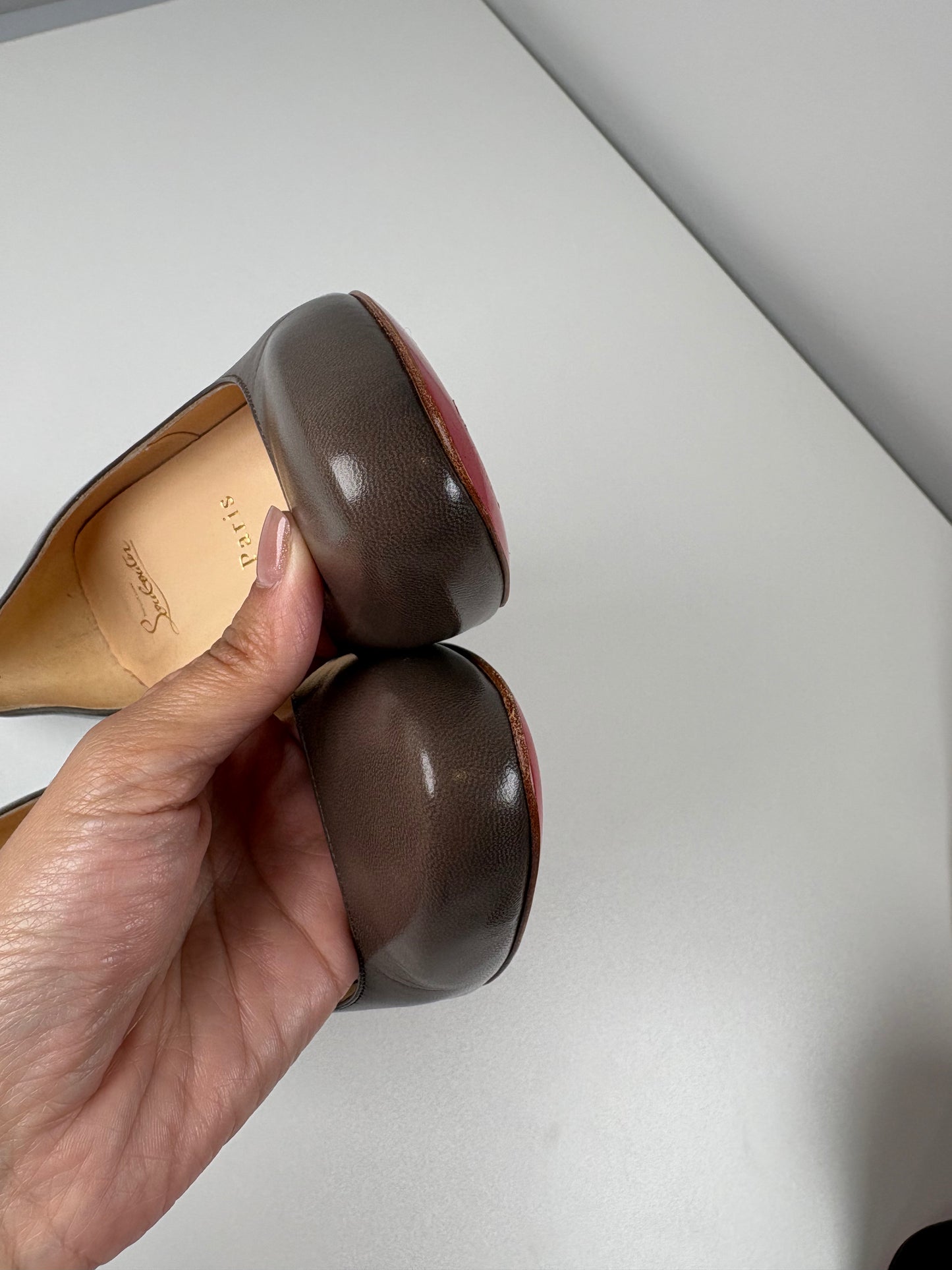 Pre-Owned CHRISTIAN LOUBOUTIN Round Toe Pumps, Taupe