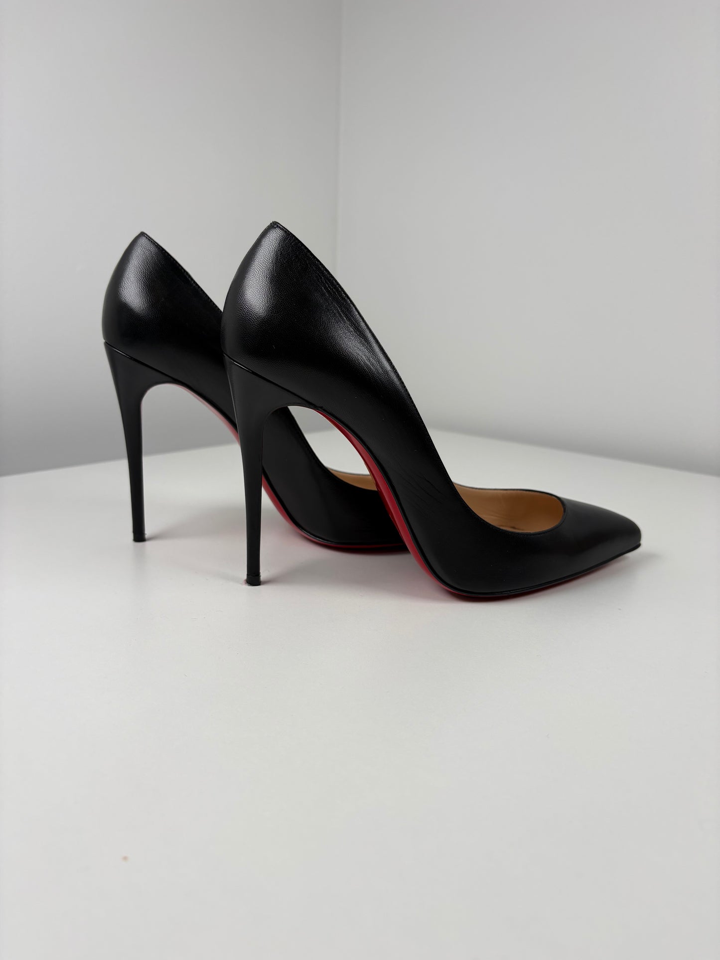 Pre-Owned CHRISTIAN LOUBOUTIN Pigalle Pumps, Black, 38.5