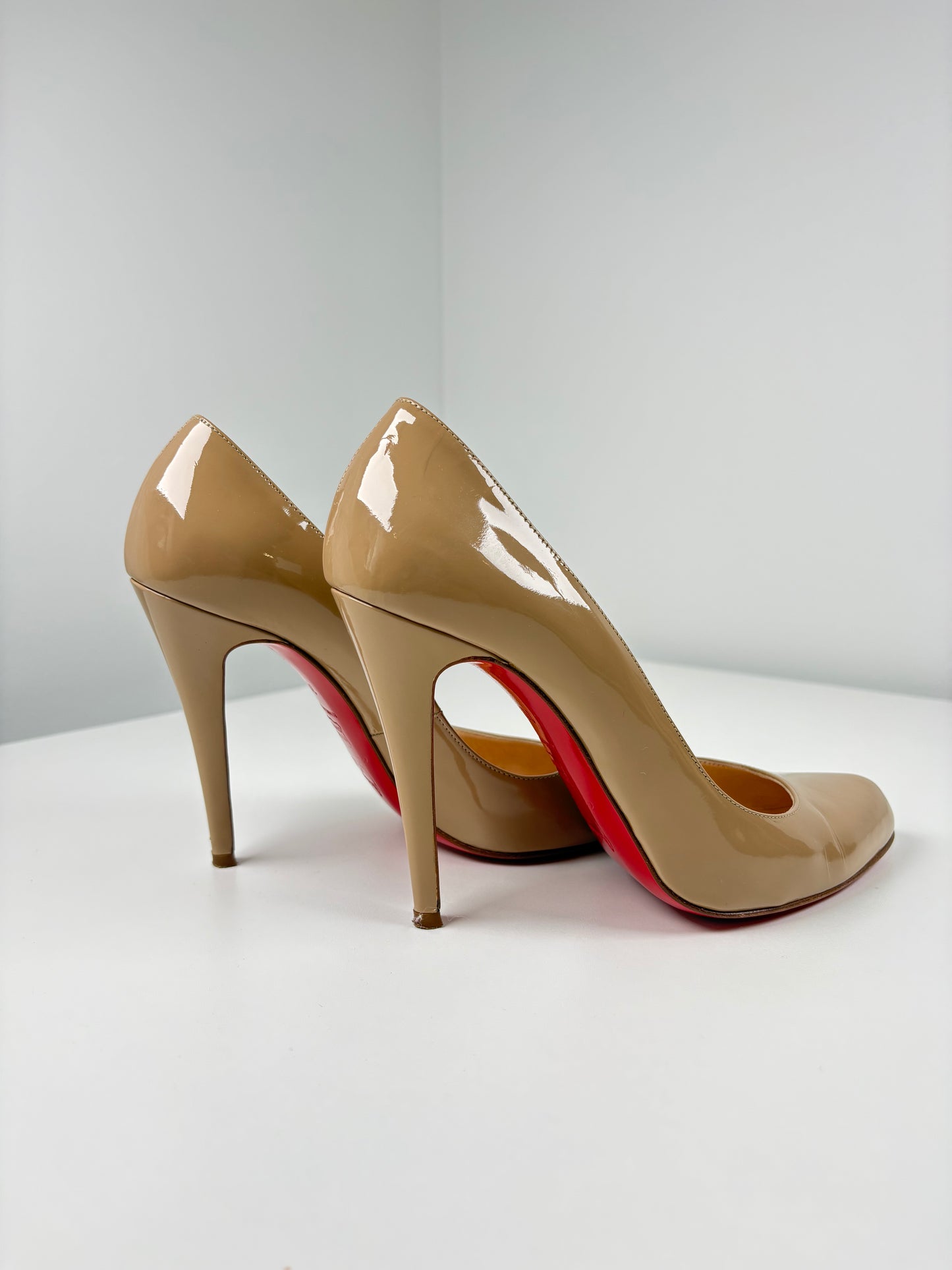 Pre-Owned CHRISTIAN LOUBOUTIN FiFi Pumps, Nude, 38.5