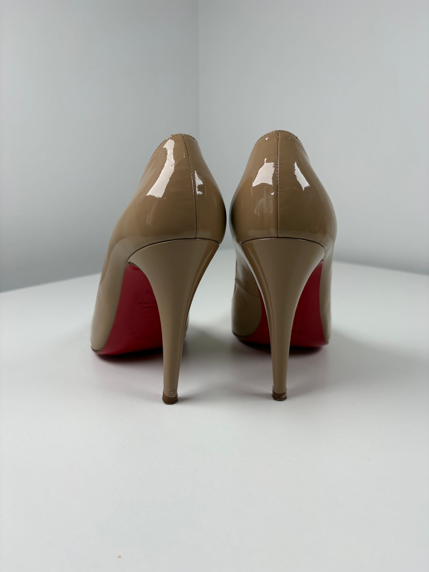Pre-Owned CHRISTIAN LOUBOUTIN FiFi Pumps, Nude, 38.5