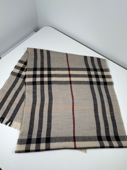 Pre-Owned BURBERRY Fringed Checked Scarf, Nova Check