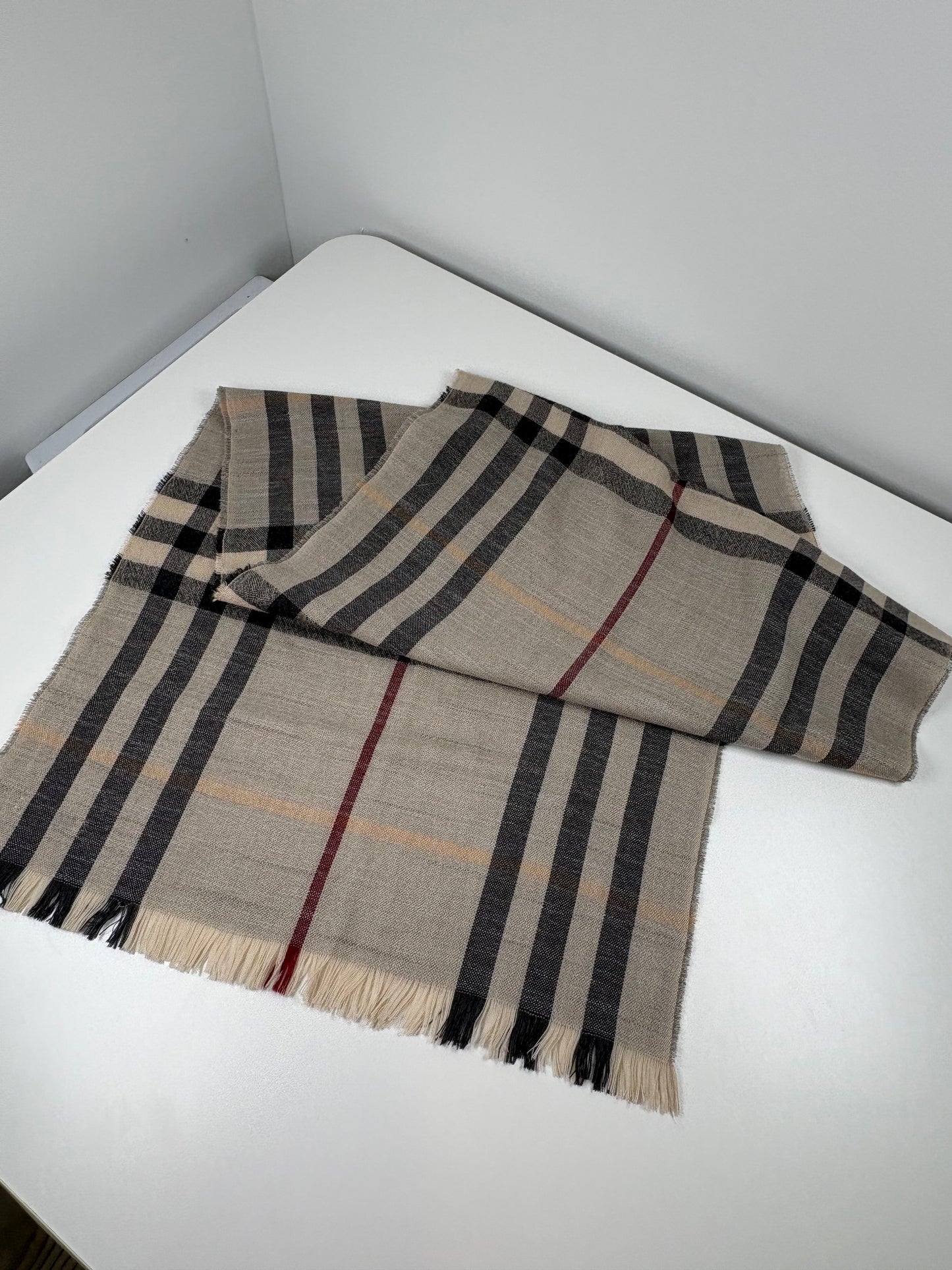 Pre-Owned BURBERRY Fringed Checked Scarf, Nova Check