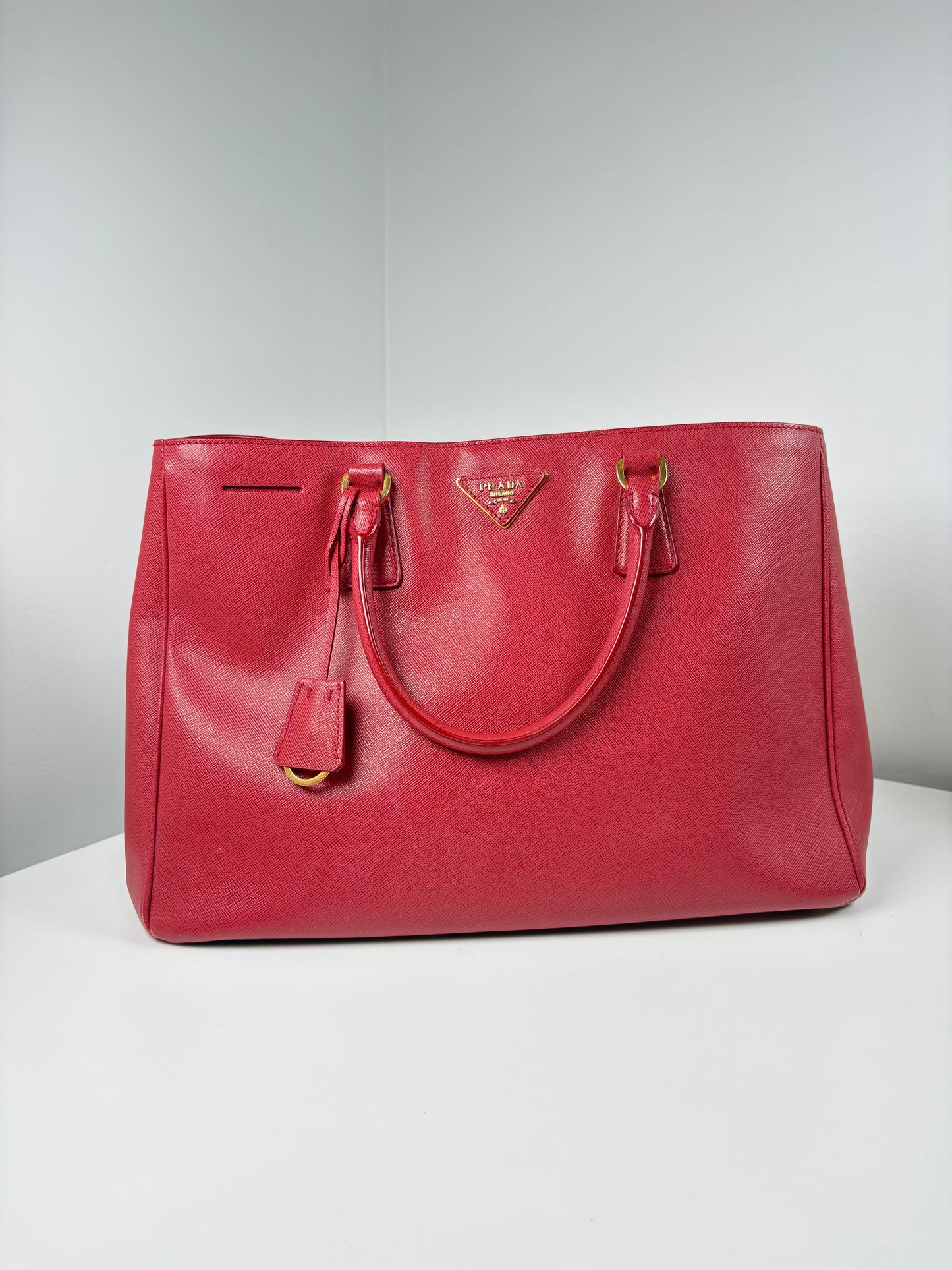 Pre-Owned PRADA Saffiano Galleria Handbag, Red, Large
