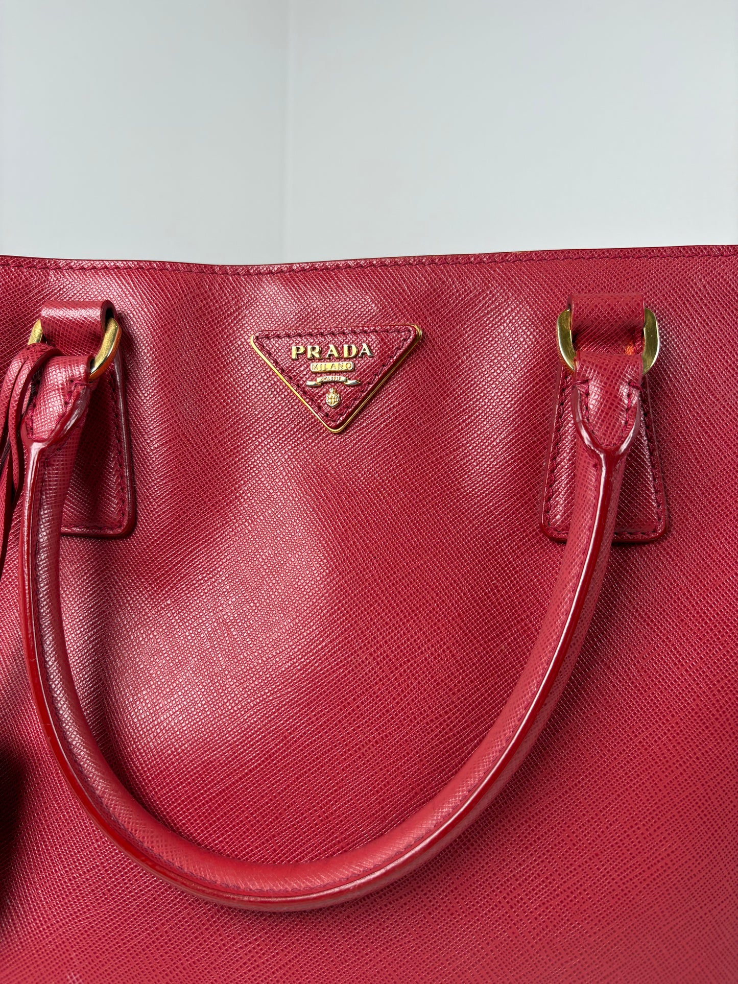 Pre-Owned PRADA Saffiano Galleria Handbag, Red, Large