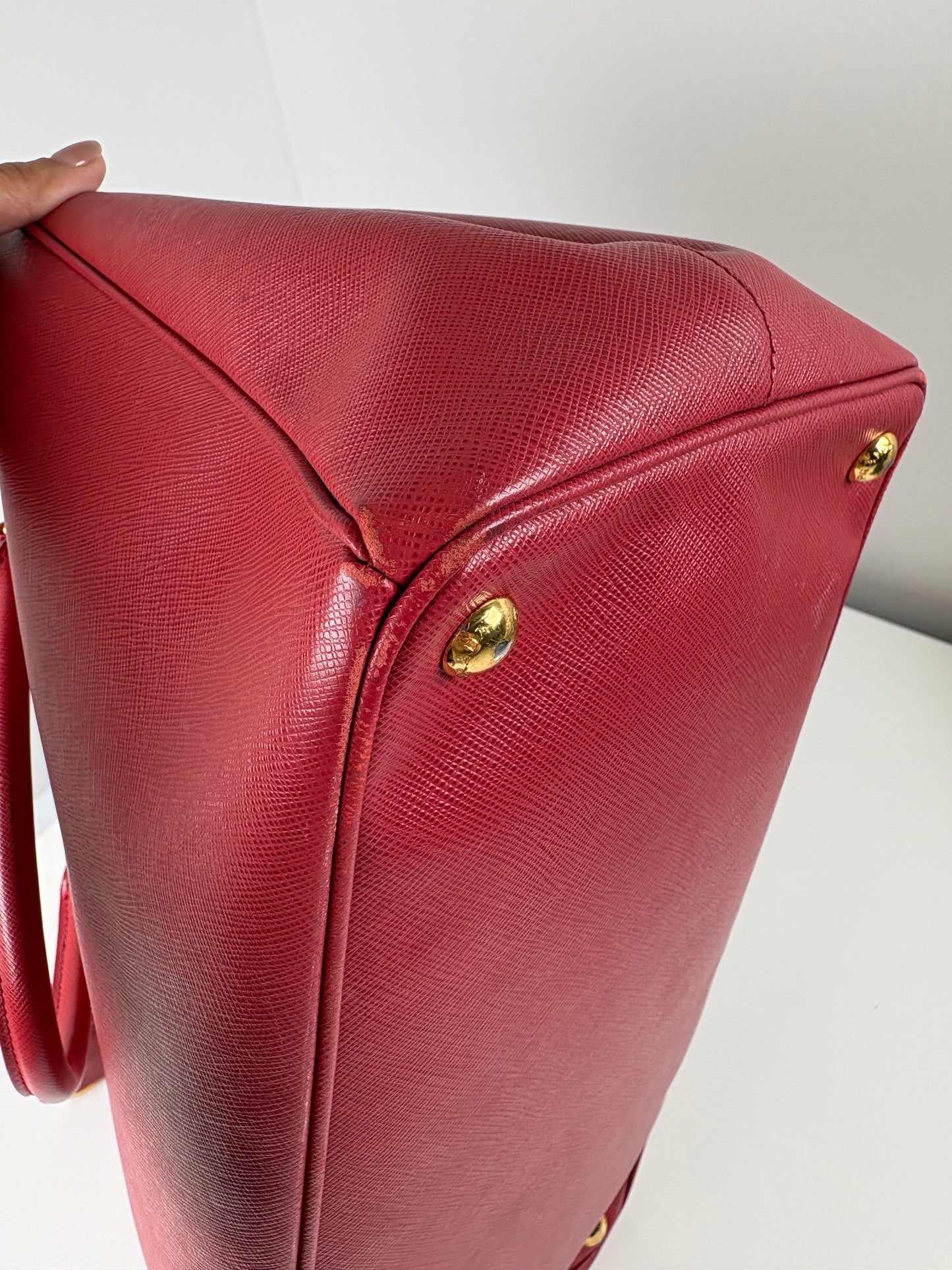 Pre-Owned PRADA Saffiano Galleria Handbag, Red, Large