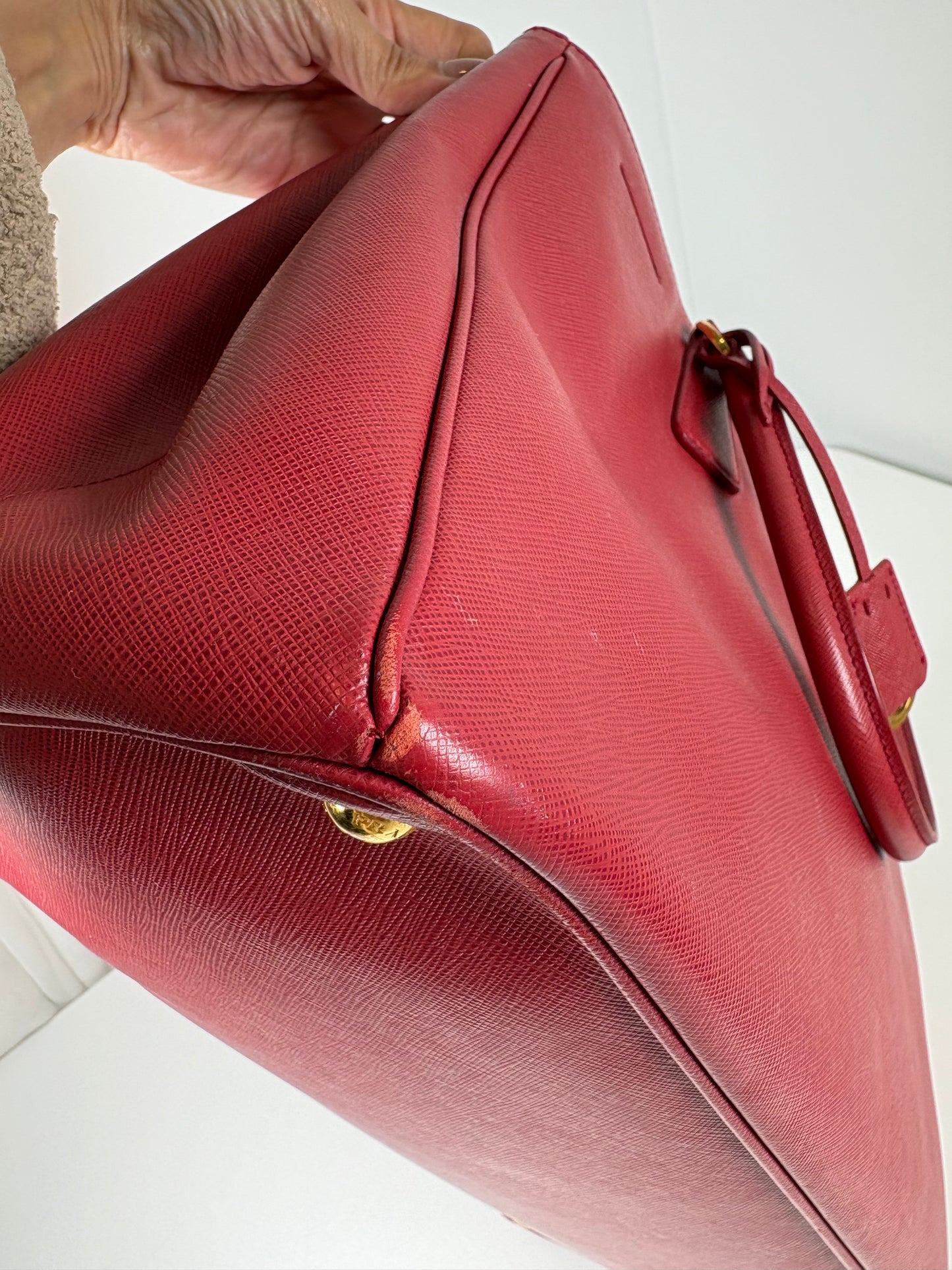 Pre-Owned PRADA Saffiano Galleria Handbag, Red, Large