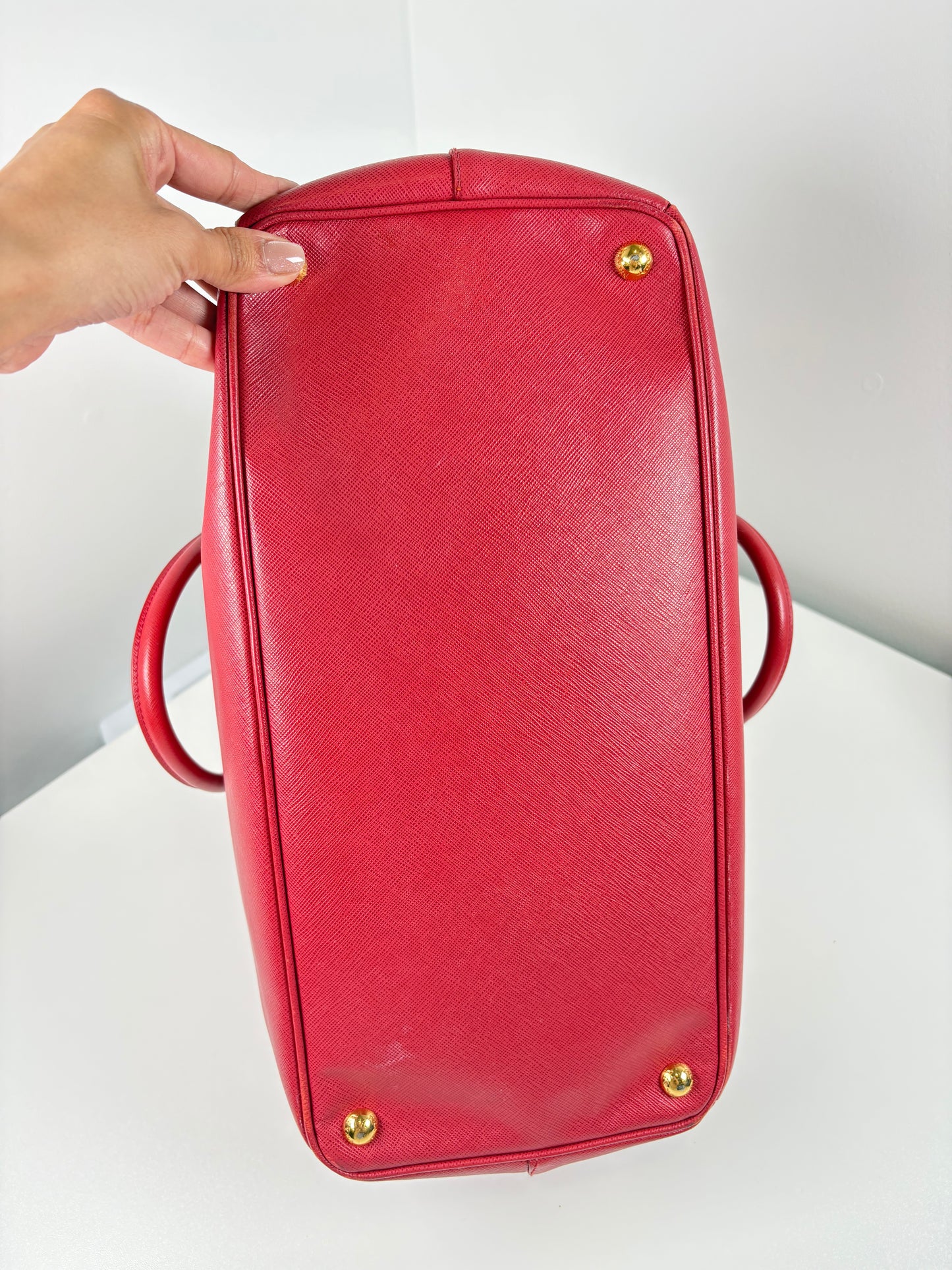 Pre-Owned PRADA Saffiano Galleria Handbag, Red, Large