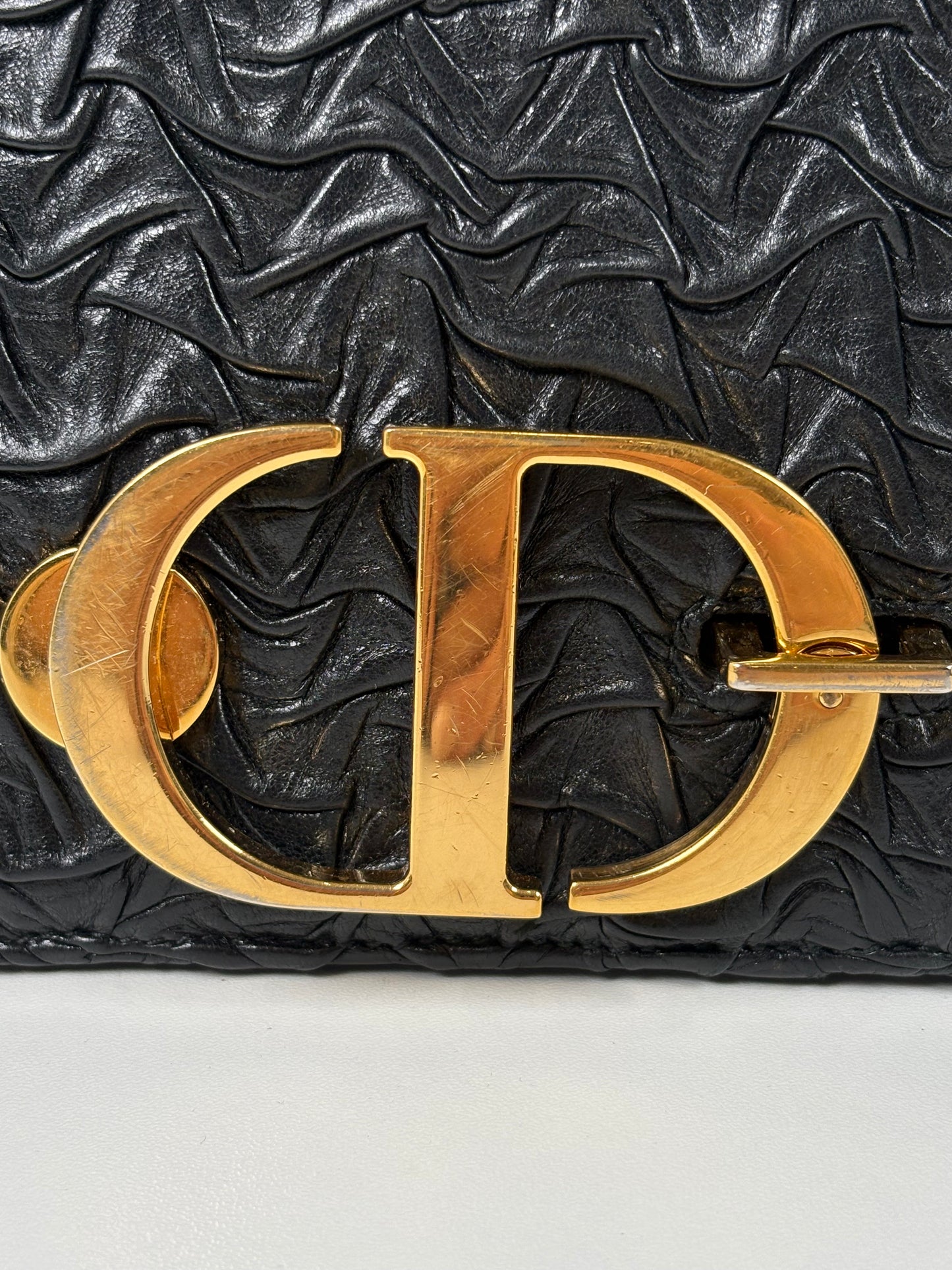 Pre-Owned CHRISTIAN DIOR Wavy-Effect Montaigne Chain Handbag, Black/GHW, 30
