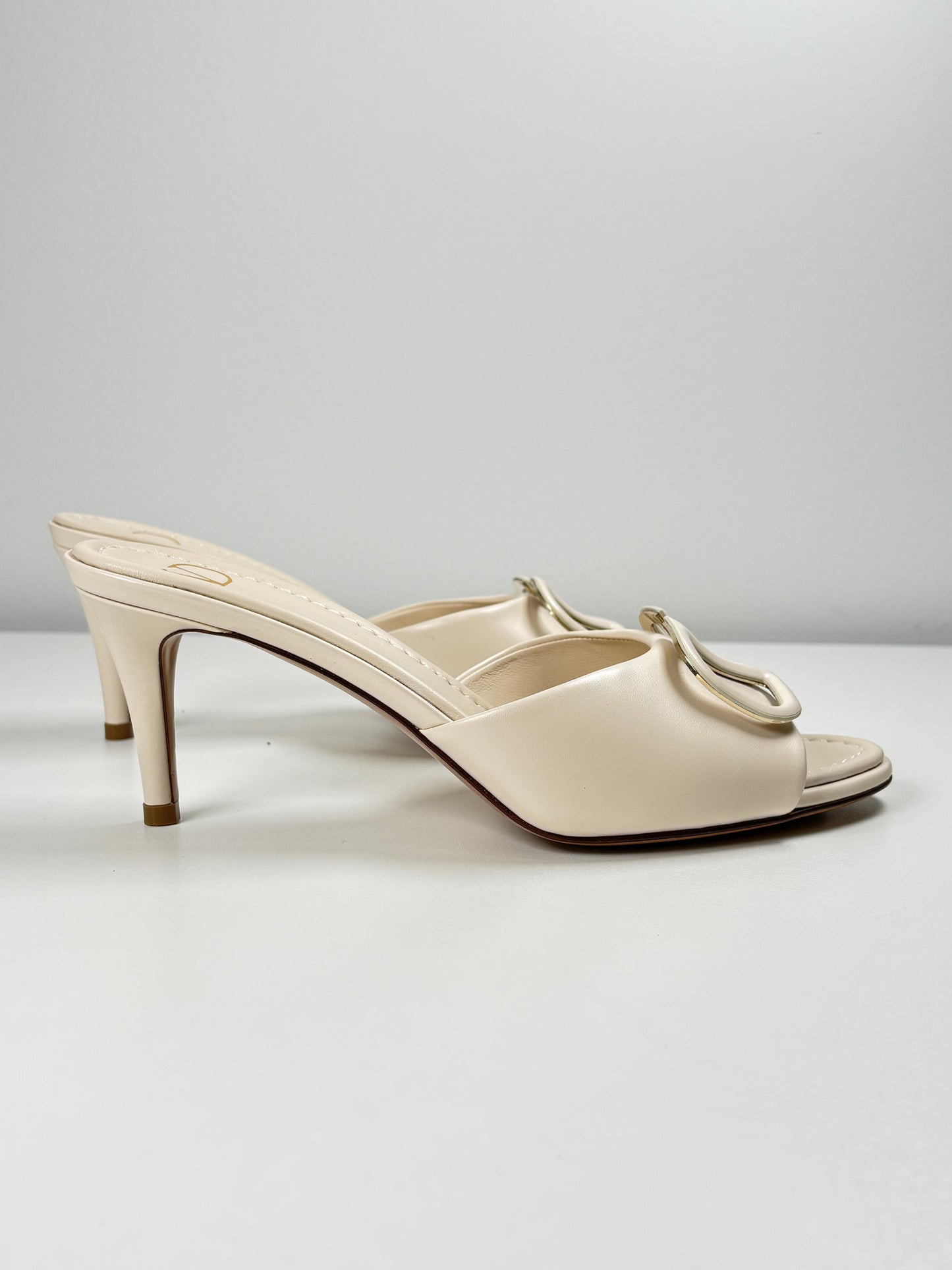 Pre-Owned VALENTINO GARAVANI VLogo Mules Sandals, White, 37