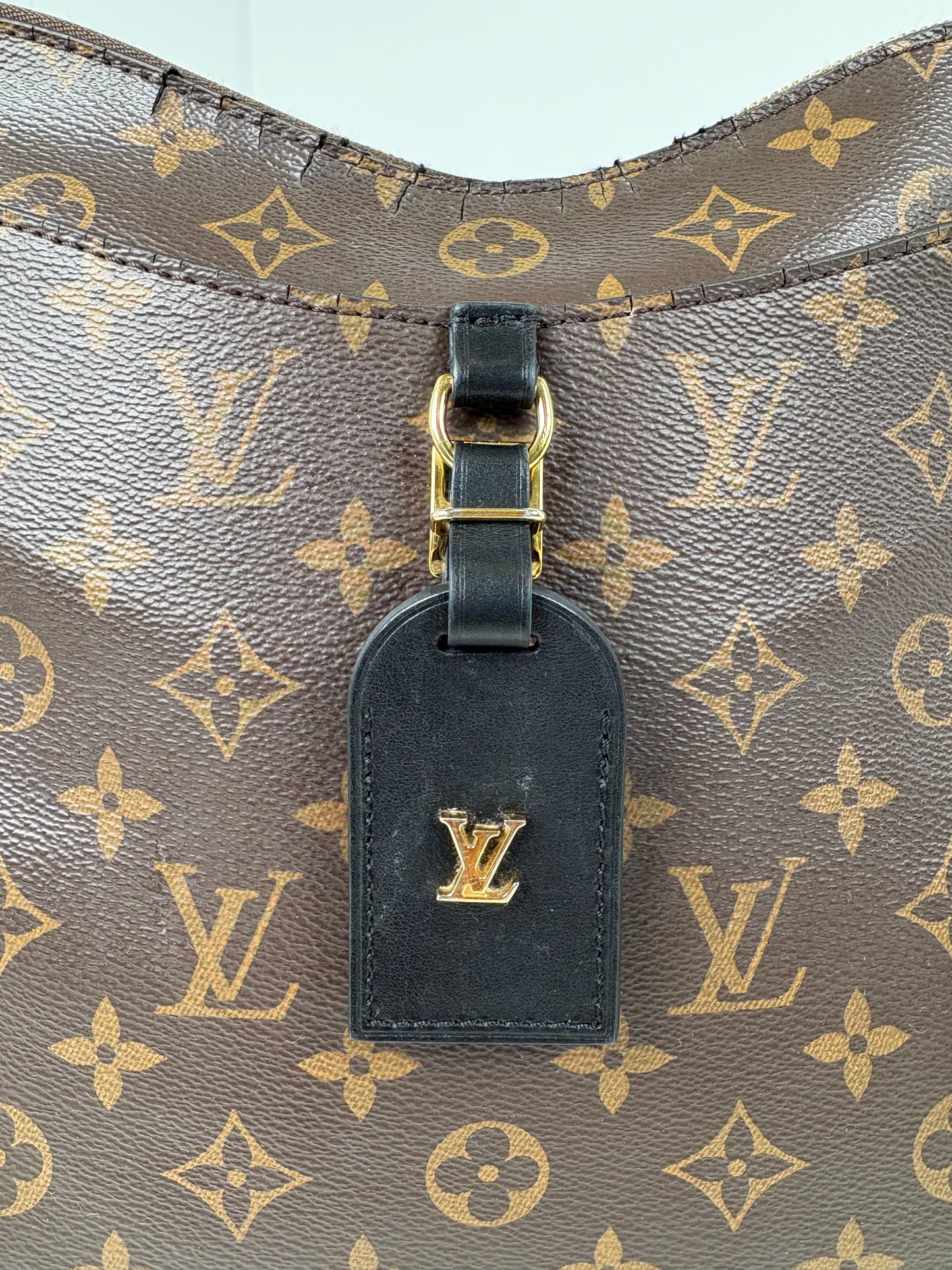 Pre-Owned LOUIS VUITTON Odeon Handbag, Monogram, MM
