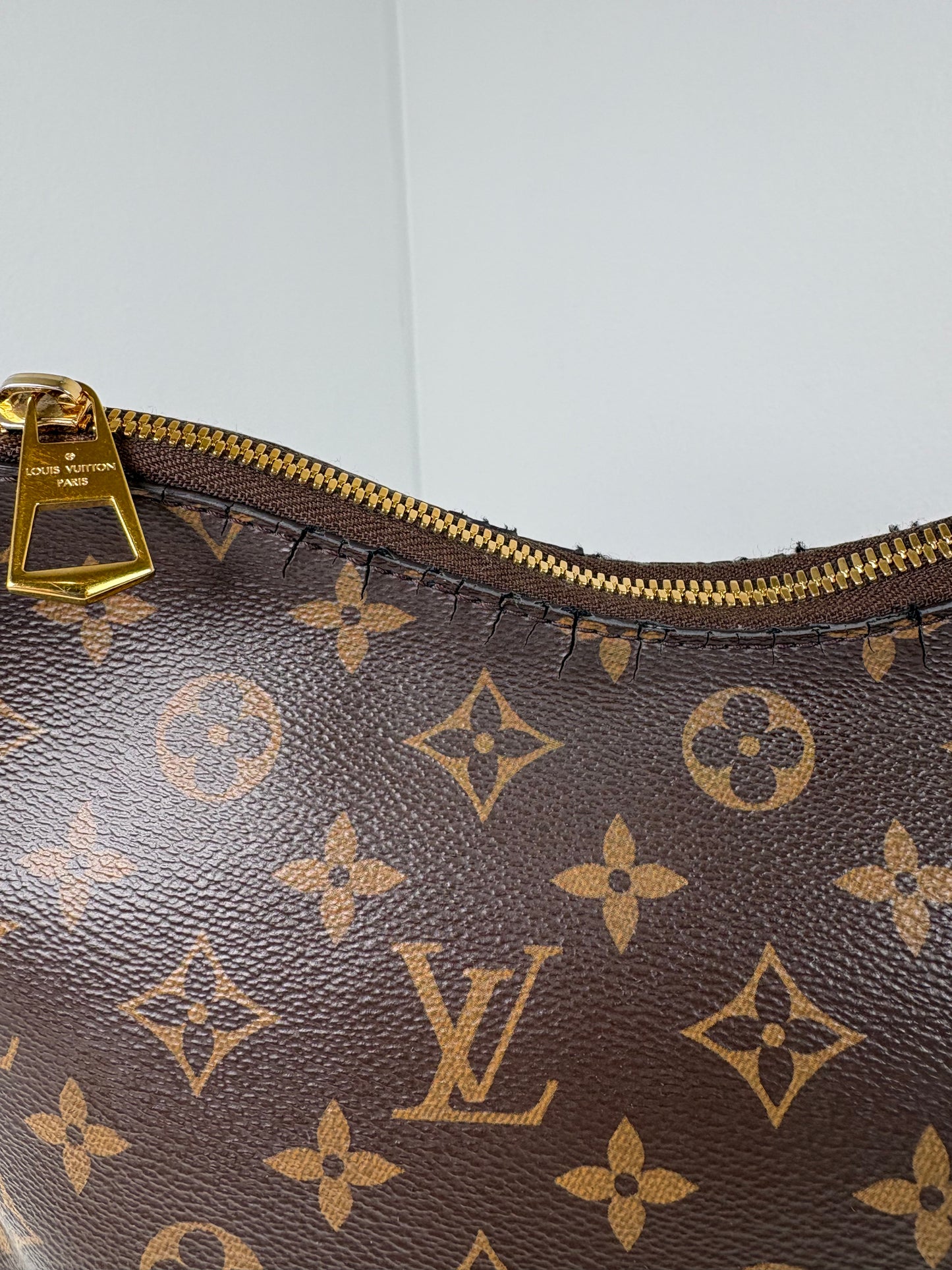 Pre-Owned LOUIS VUITTON Odeon Handbag, Monogram, MM