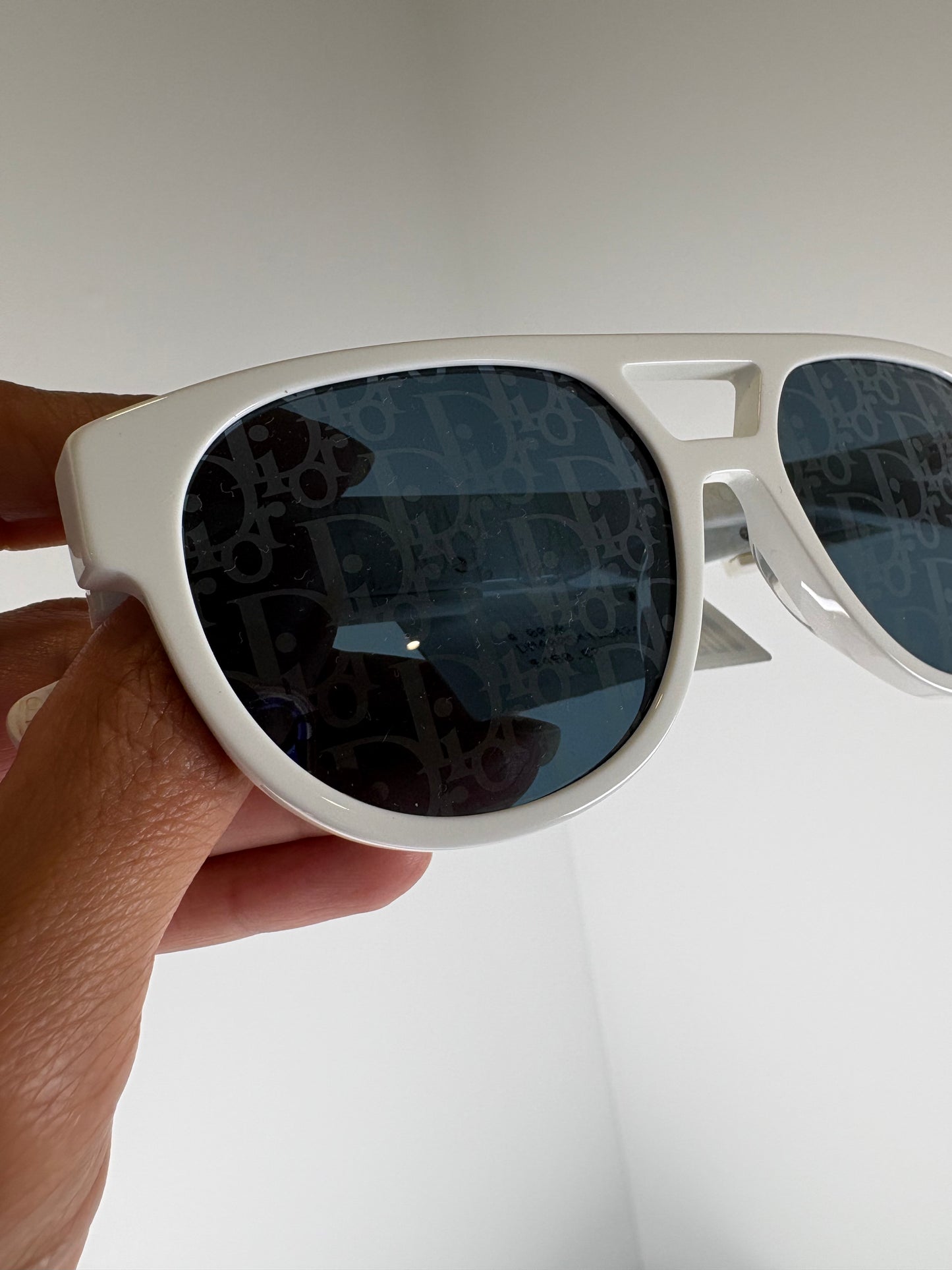 Pre-Owned CHRISTIAN DIOR Oblique Sunglasses, White/Blue