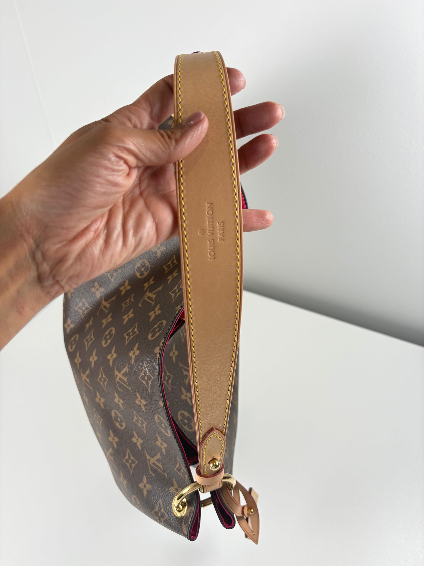 Pre-Owned LOUIS VUITTON Graceful Handbag, Monogram, MM
