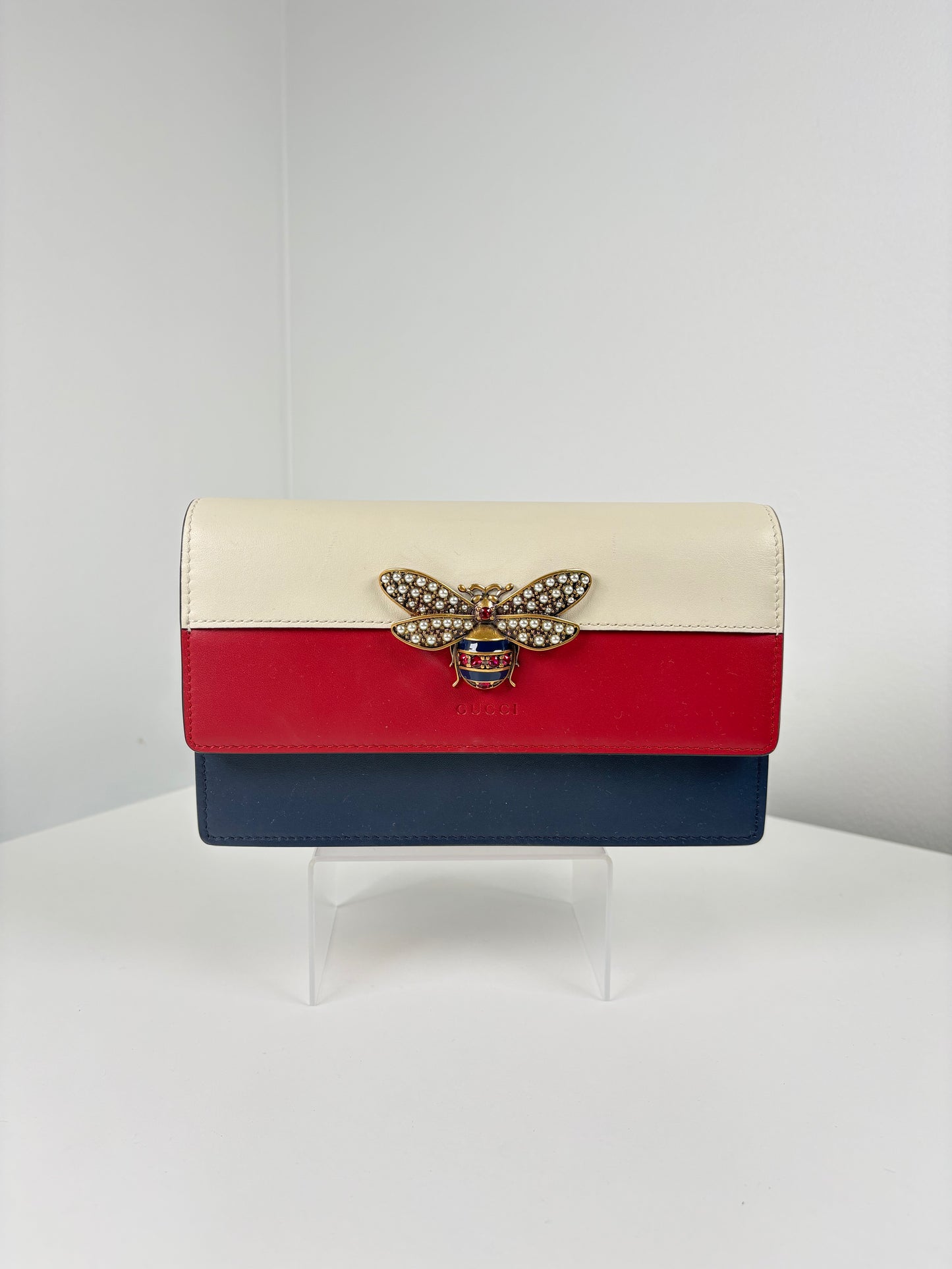 Pre-Owned GUCCI Queen Margaret Wallet on Chain, White/Blue/Red