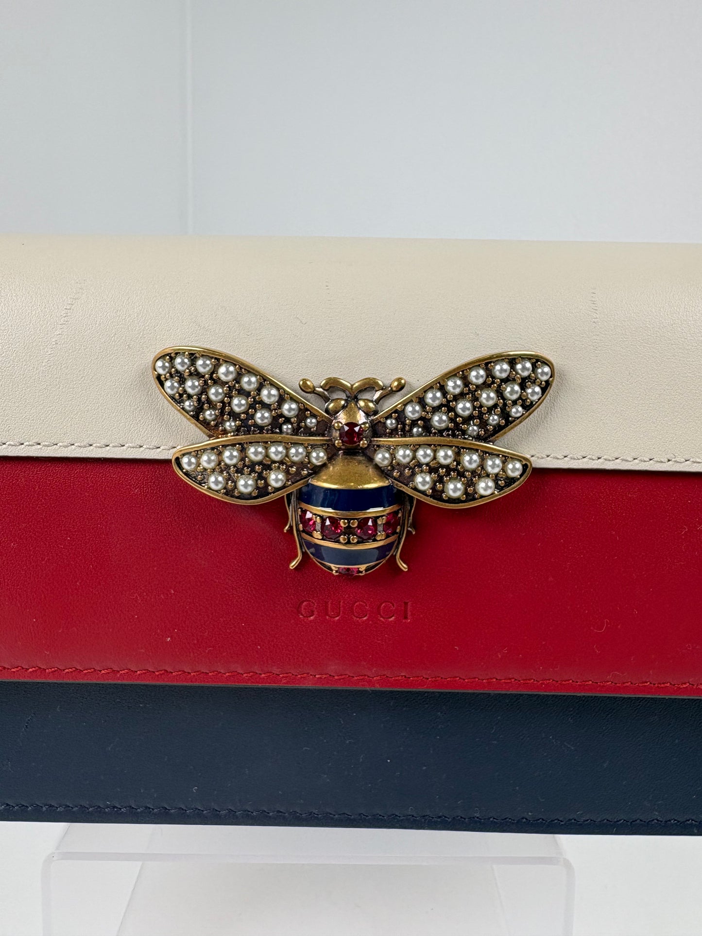 Pre-Owned GUCCI Queen Margaret Wallet on Chain, White/Blue/Red