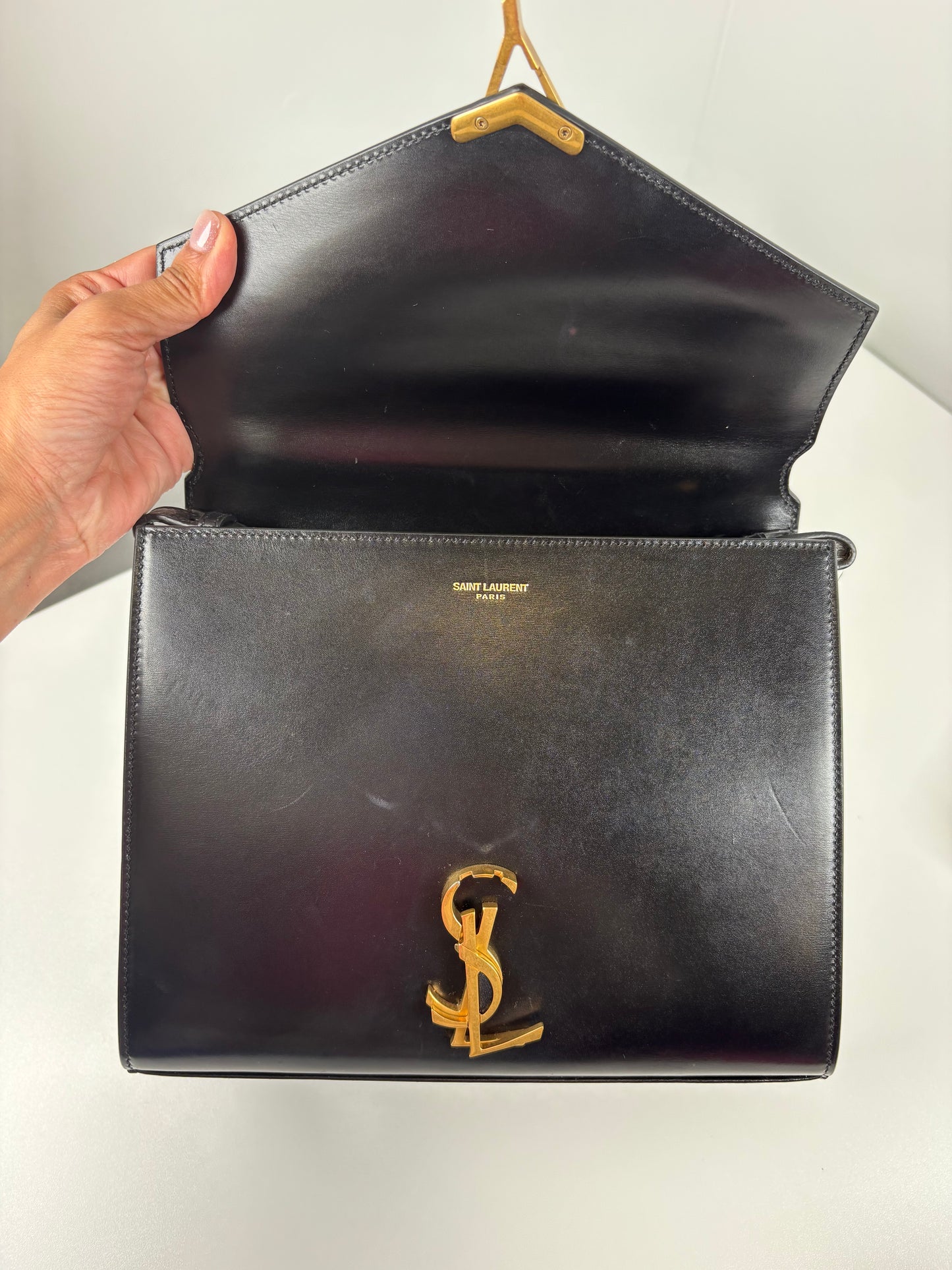 Pre-Owned SAINT LAURENT Cassandra Top Handle Handbag, Black, Medium 1