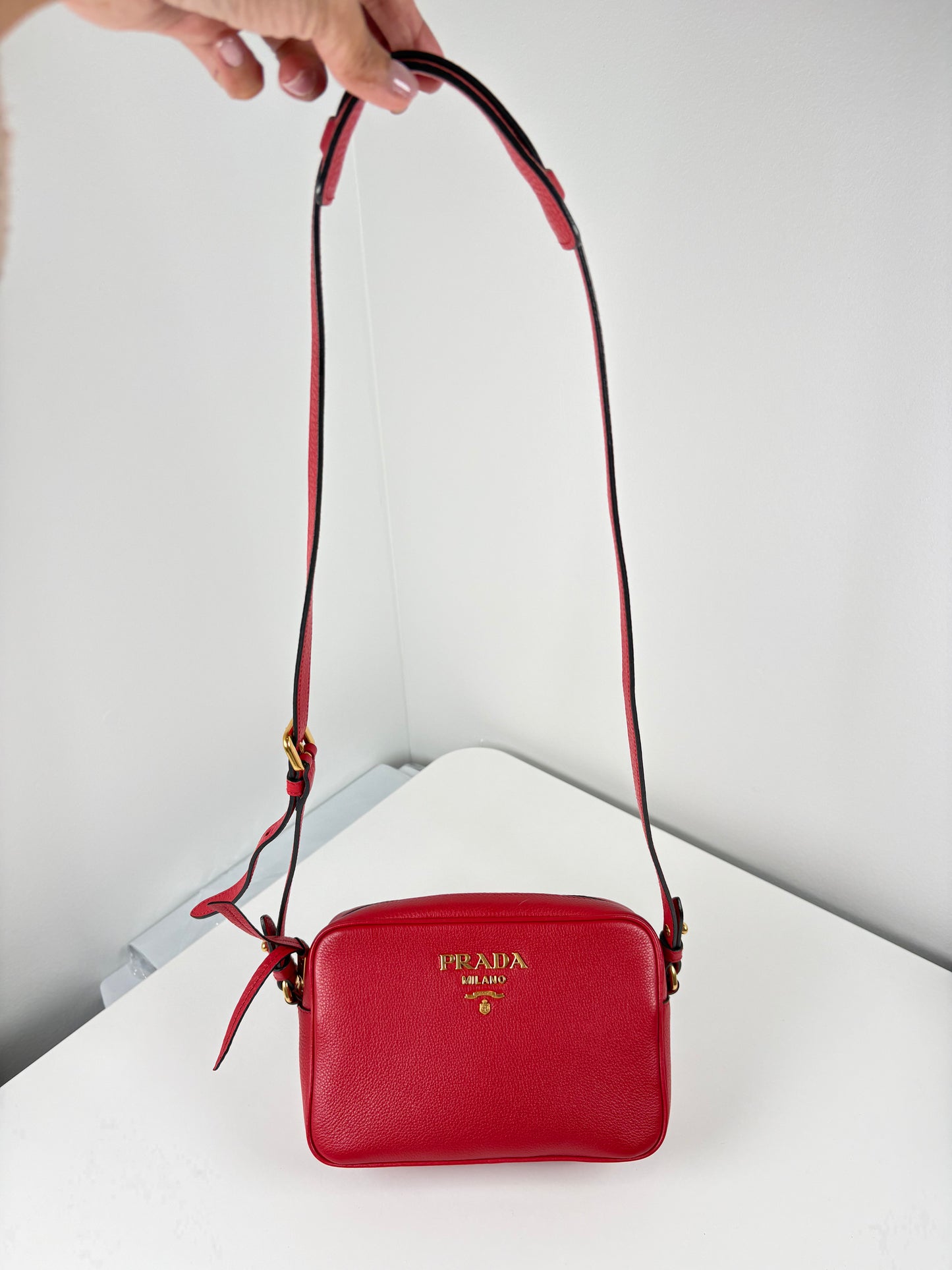 Pre-Owned PRADA Vitello Phenix Camera Handbag, Red