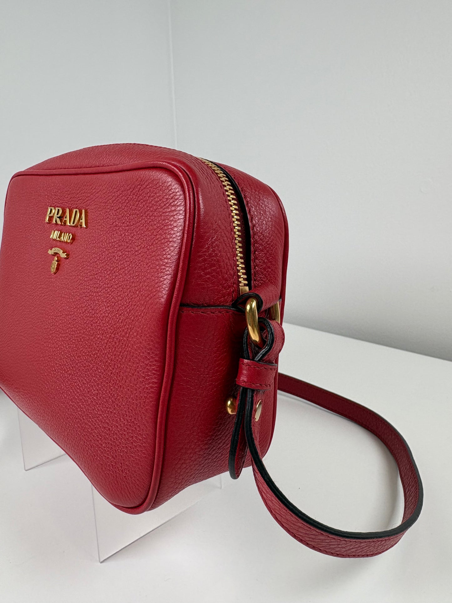 Pre-Owned PRADA Vitello Phenix Camera Handbag, Red