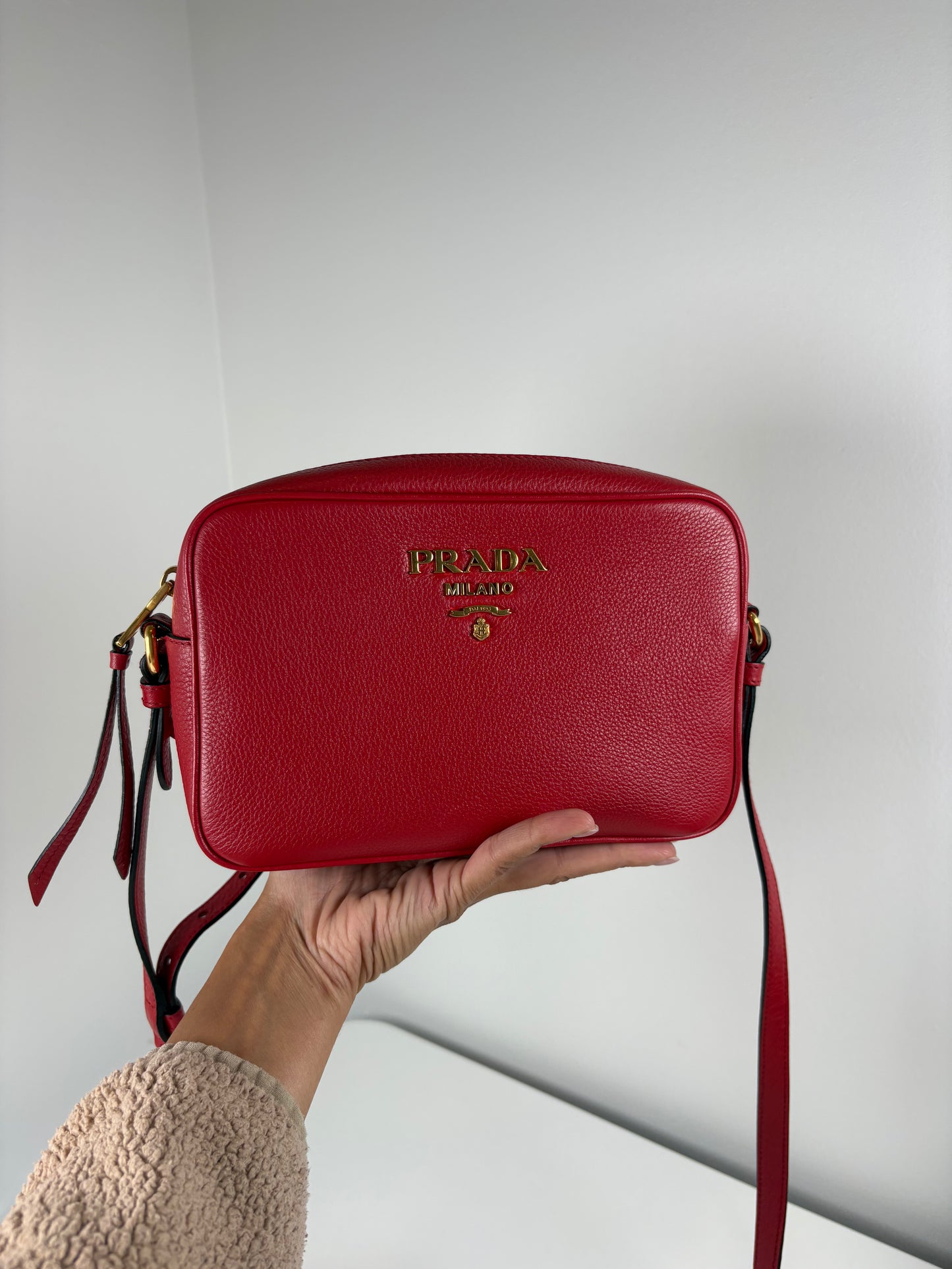 Pre-Owned PRADA Vitello Phenix Camera Handbag, Red