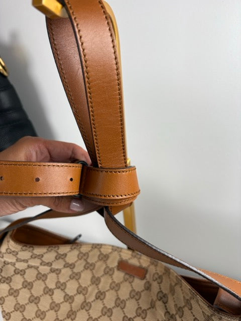 Pre-Owned Gucci GG Canvas Hobo Bag