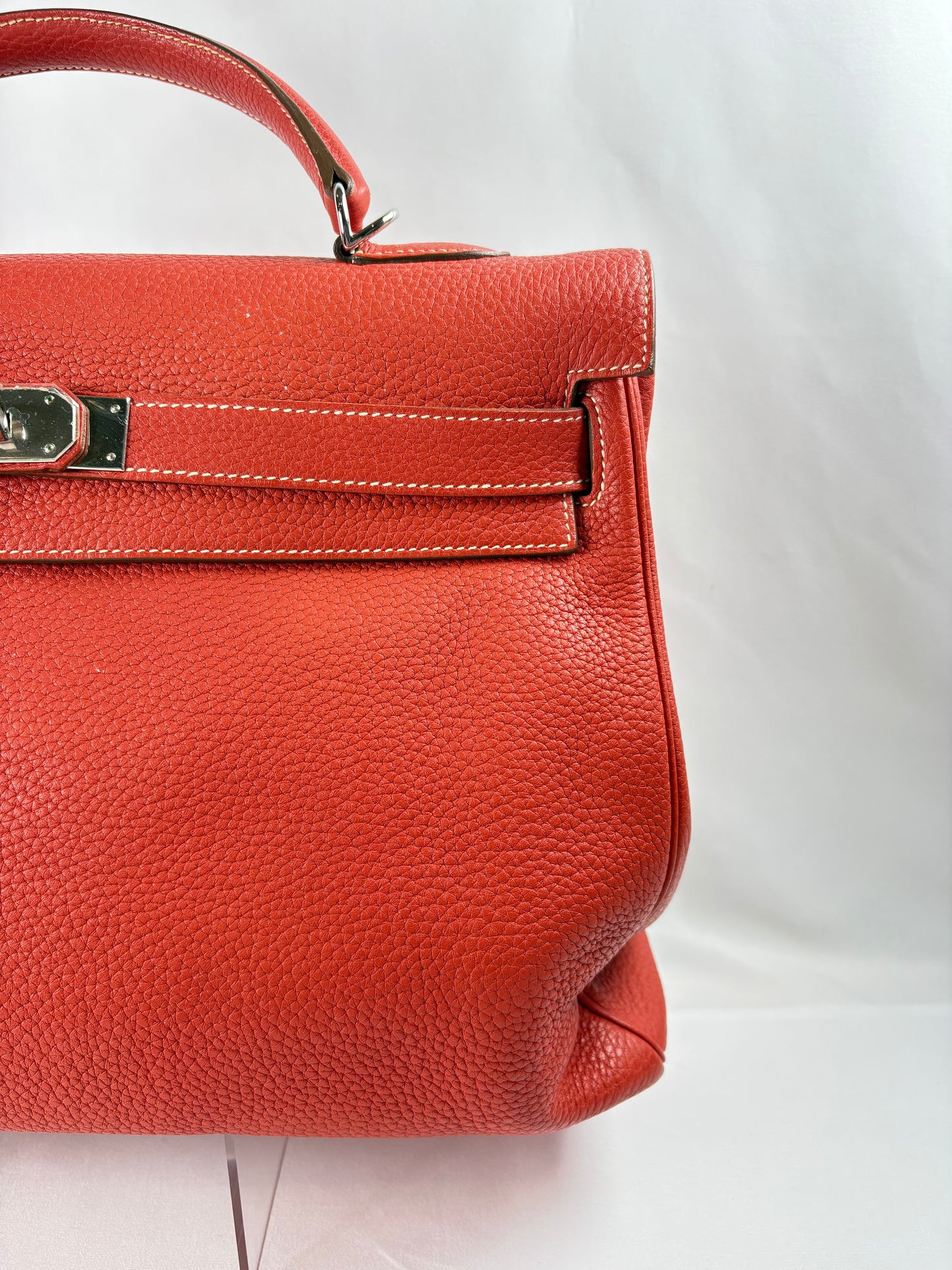 Pre-Owned HERMES Kelly 40 Coral, Clemence Leather Handbag