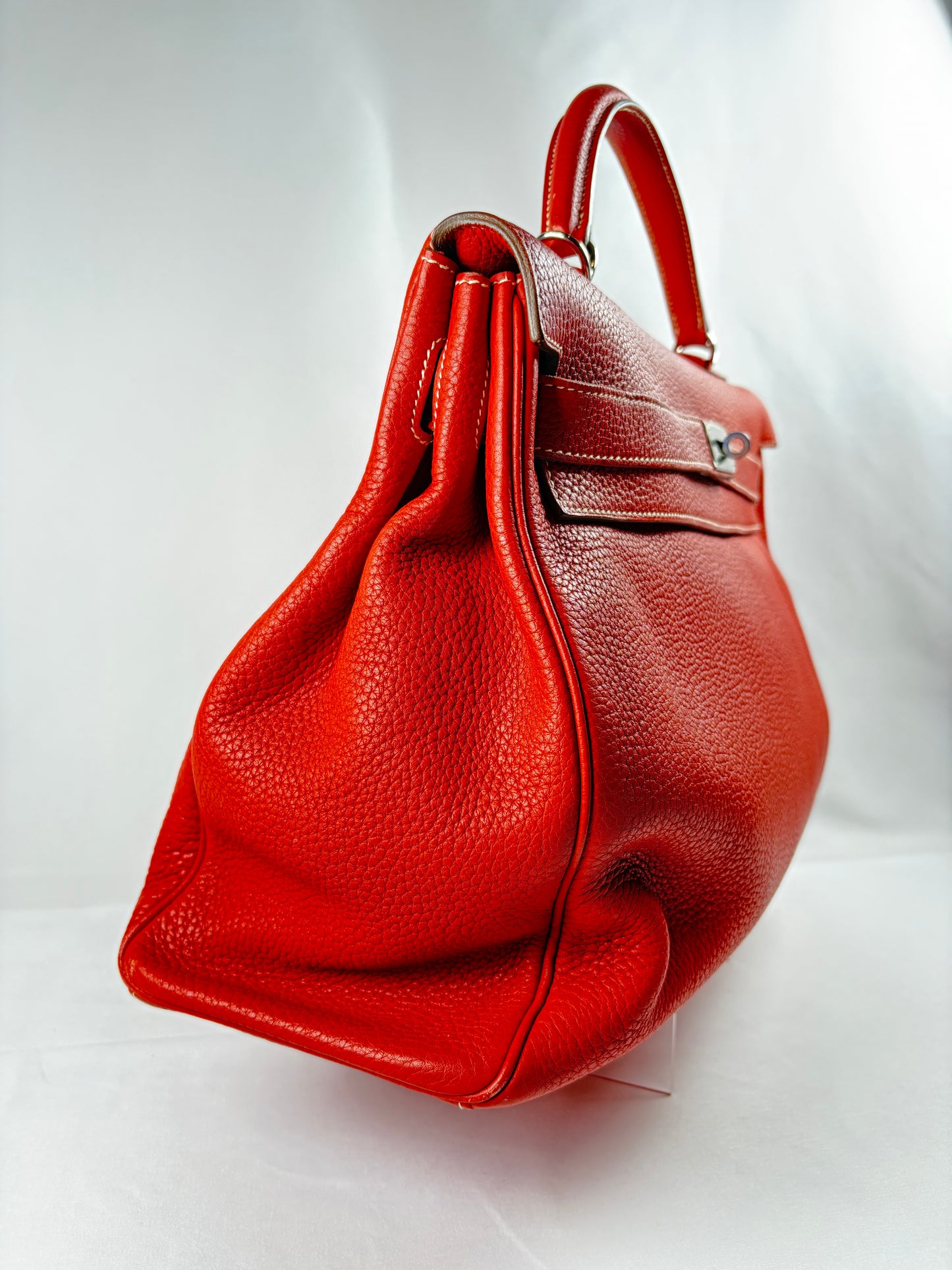 Pre-Owned HERMES Kelly 40 Coral, Clemence Leather Handbag