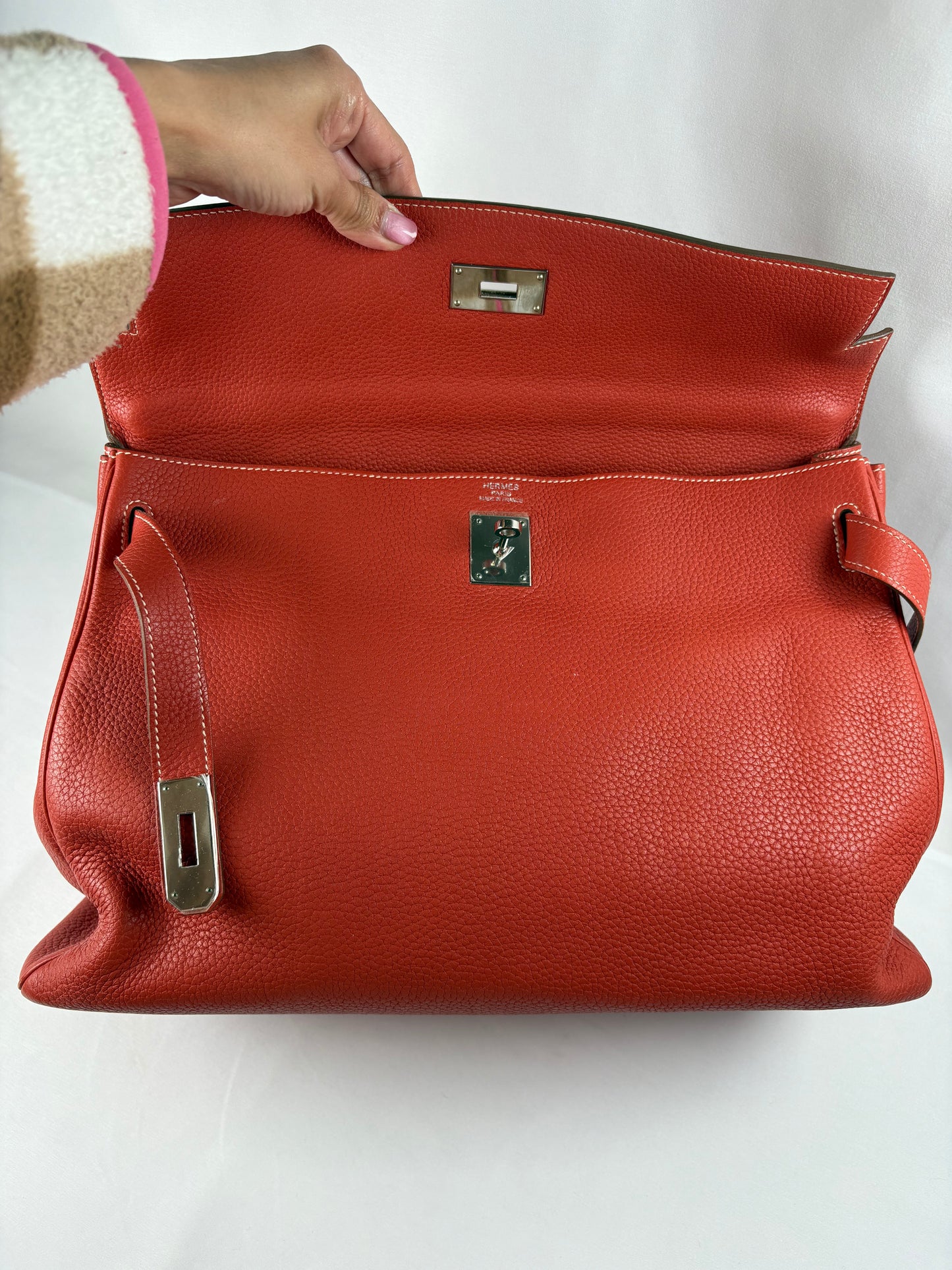 Pre-Owned HERMES Kelly 40 Coral, Clemence Leather Handbag
