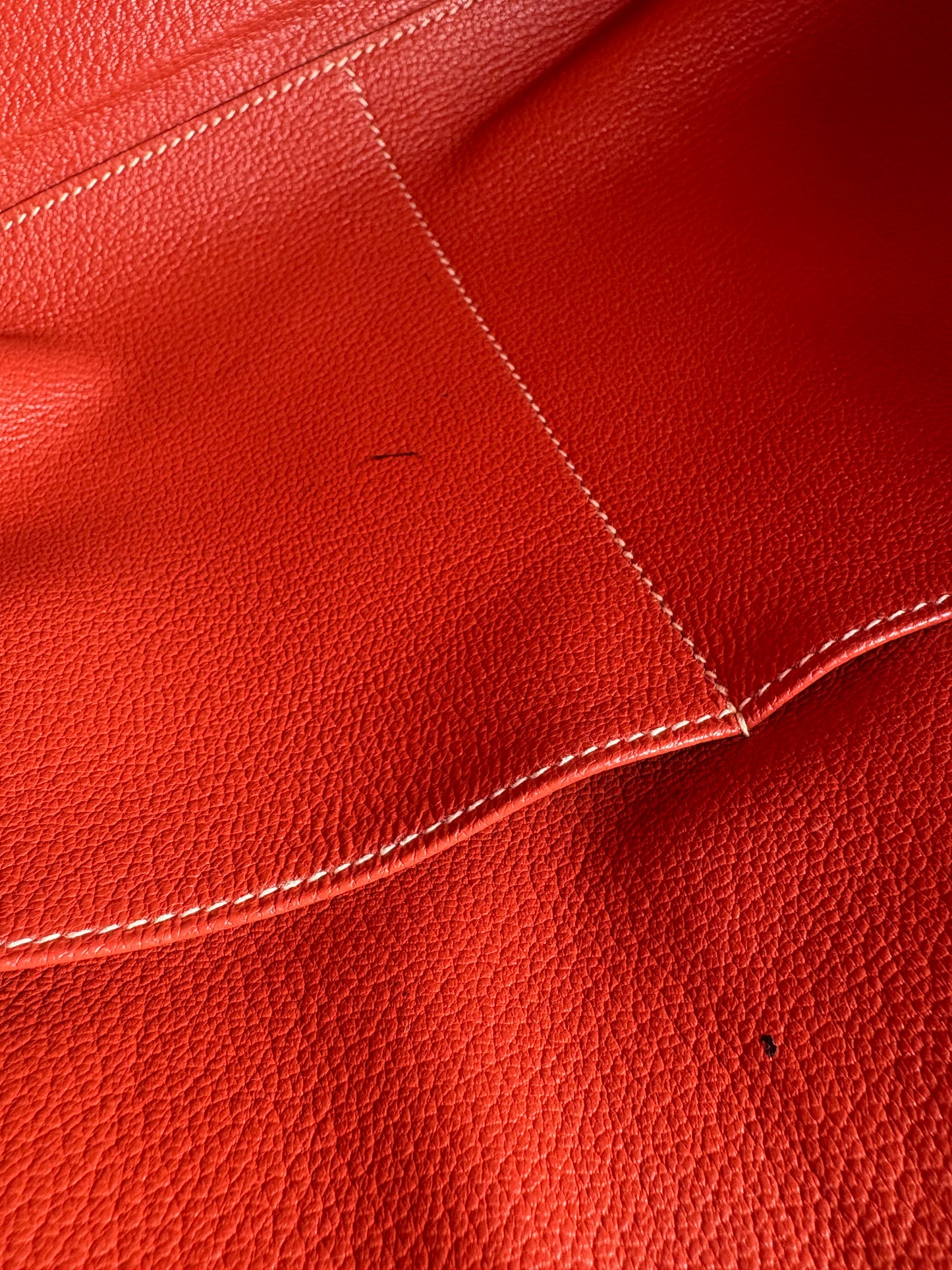 Pre-Owned HERMES Kelly 40 Coral, Clemence Leather Handbag