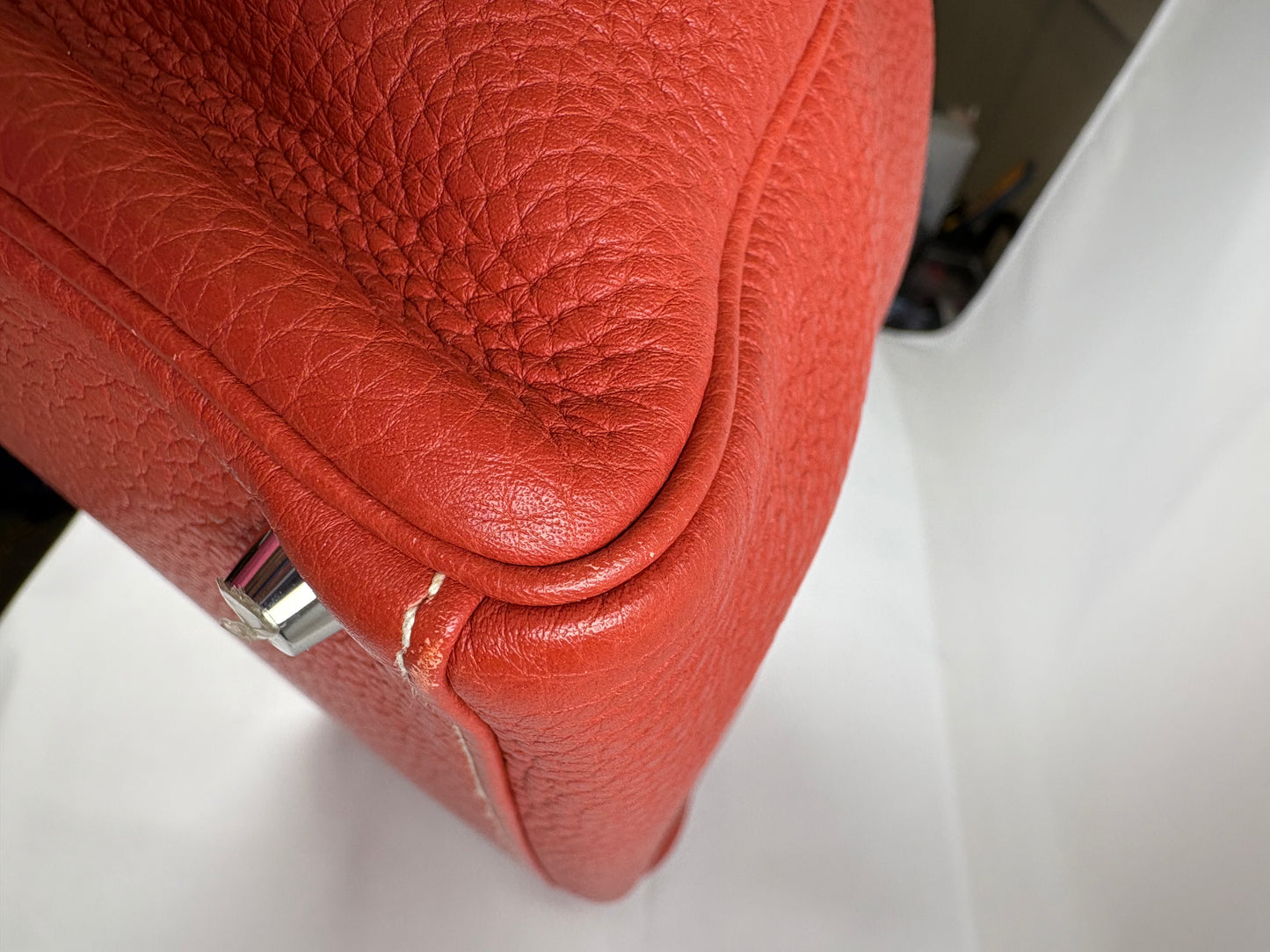 Pre-Owned HERMES Kelly 40 Coral, Clemence Leather Handbag