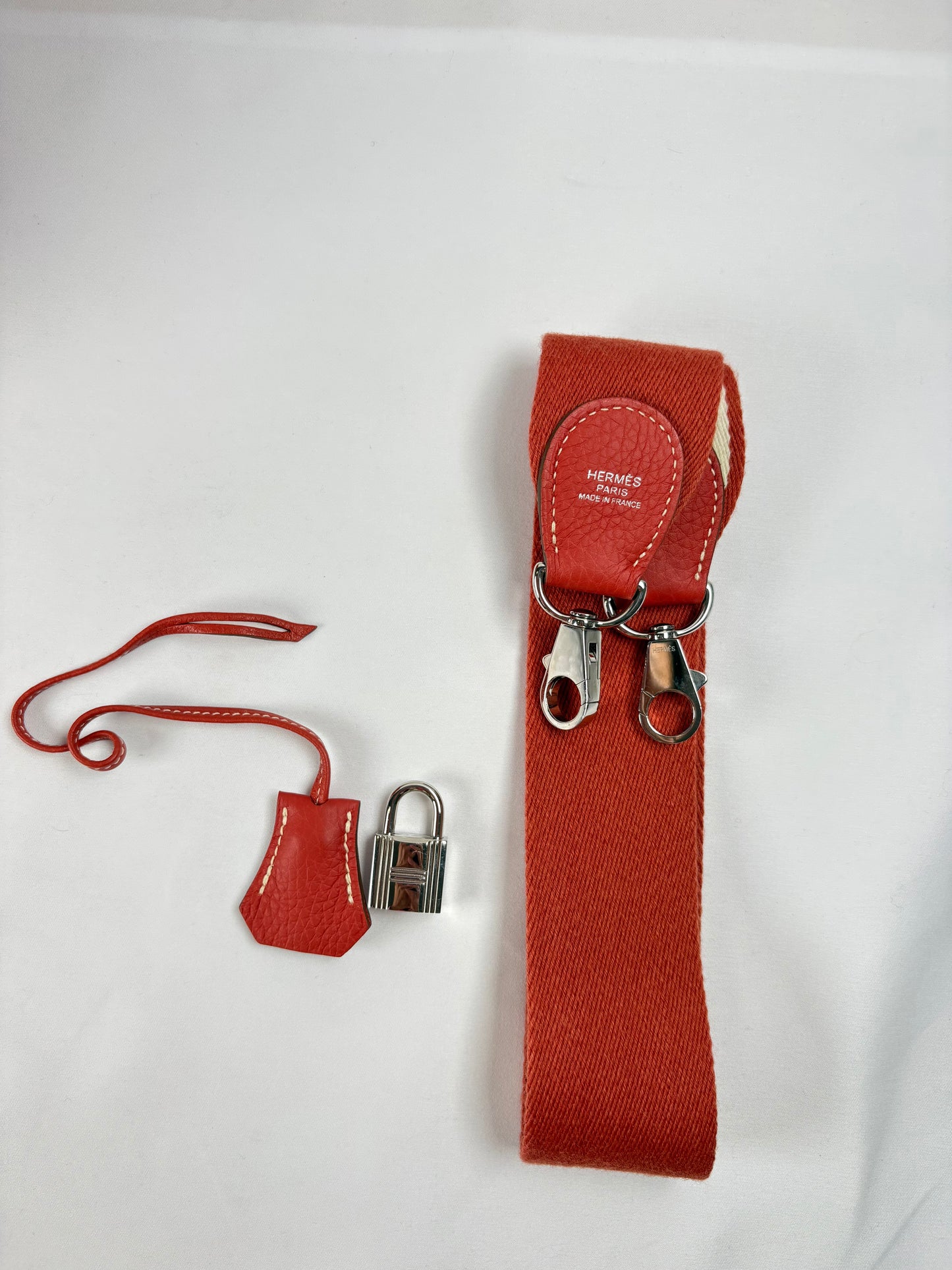 Pre-Owned HERMES Kelly 40 Coral, Clemence Leather Handbag
