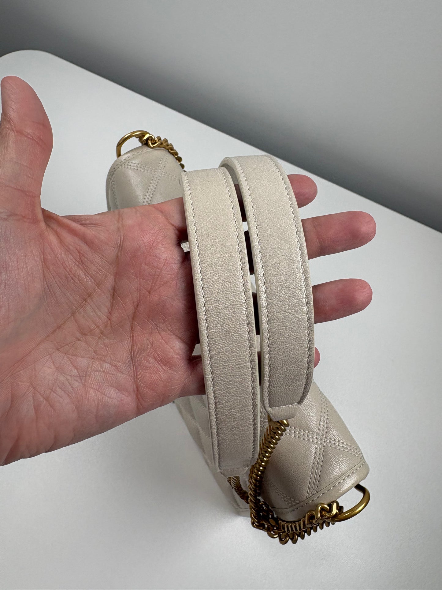 Pre-Owned SAINT LAURENT Quilted Leather Becky Chain Handbag, Ivory, Small