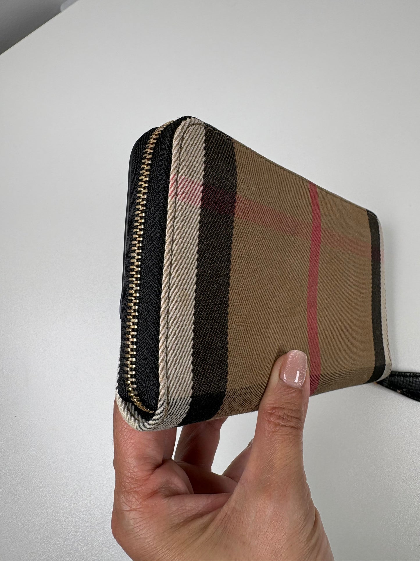 Pre-Owned BURBERRY Derby Continental Zip Around Wallet, Black/Check