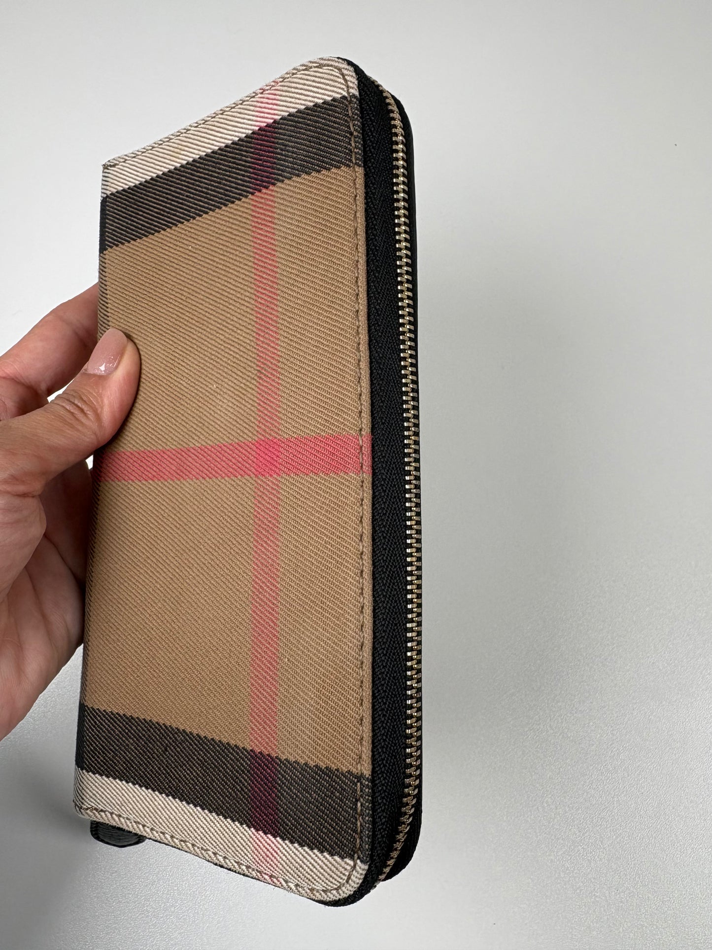 Pre-Owned BURBERRY Derby Continental Zip Around Wallet, Black/Check
