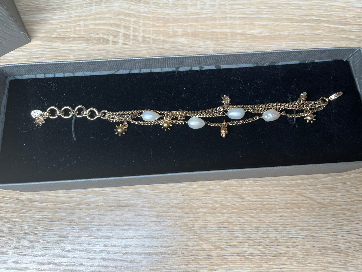 Pre-Owned ALEXANDER MCQUEEN Gold Bracelet, 19 cm