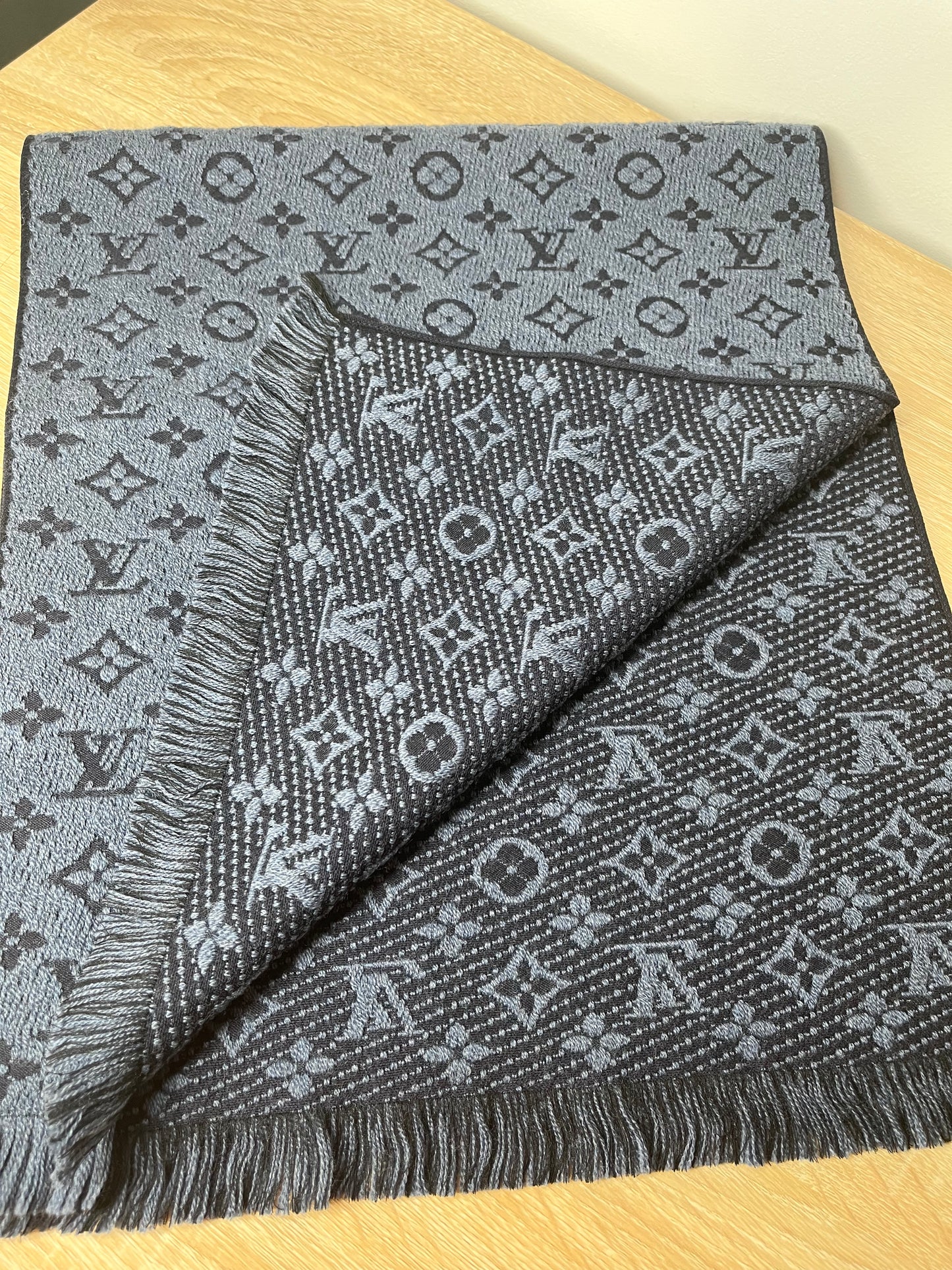 Pre-Owned LOUIS VUITTON Monogram Navy Blue Scarf, 72.8 x 15.4 inches
